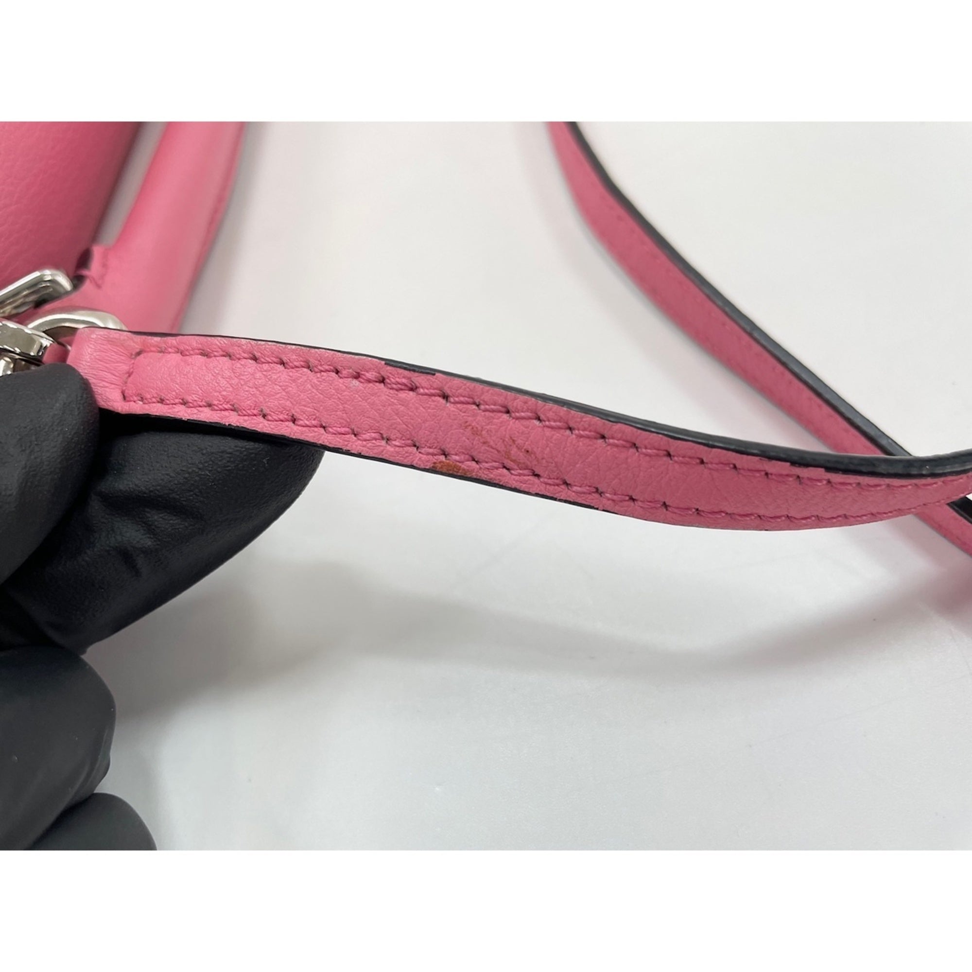 Loewe Pink Shoulder Bag (Pre-Owned)