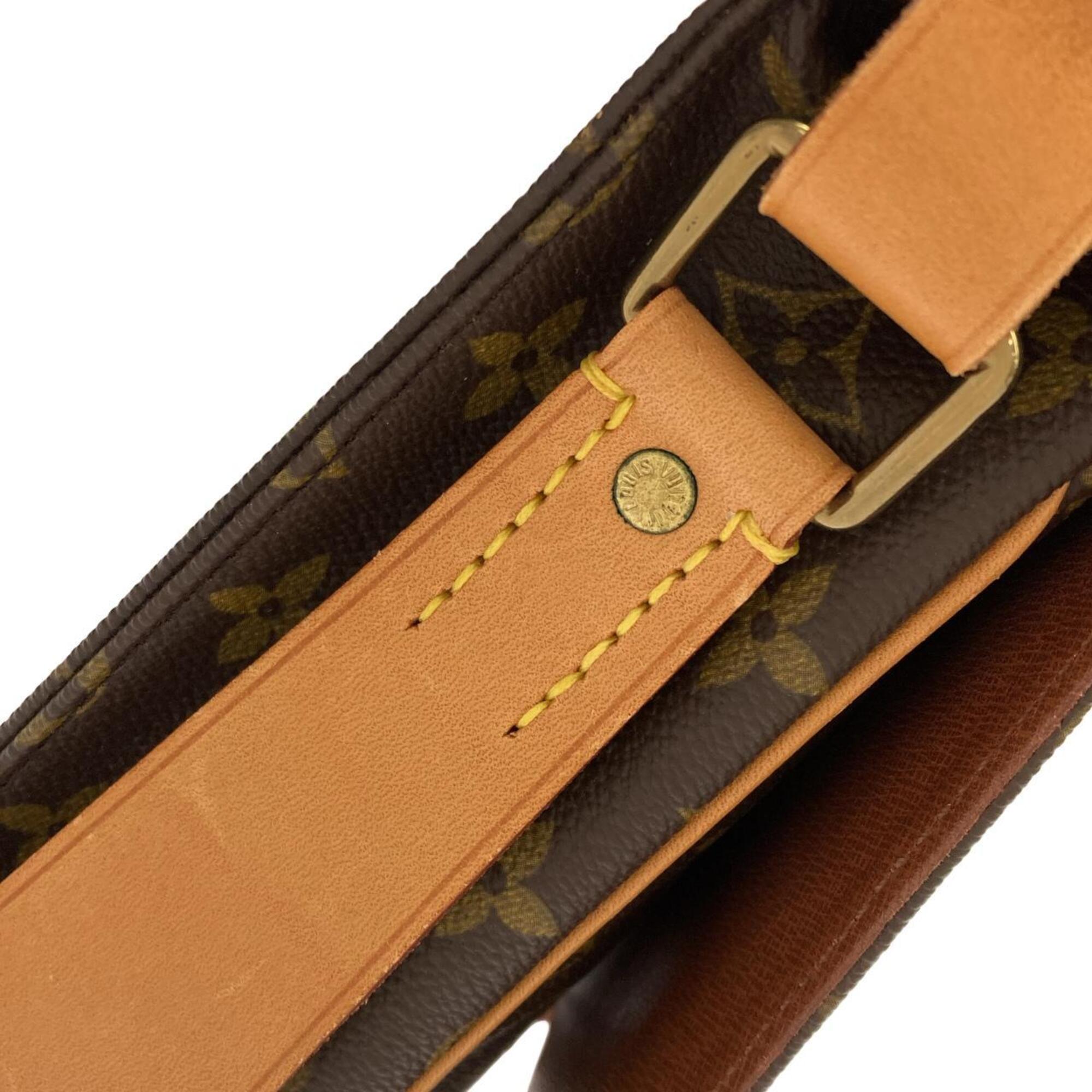 Louis Vuitton Marron Coated Canvas Shoulder Bag (Pre-Owned)