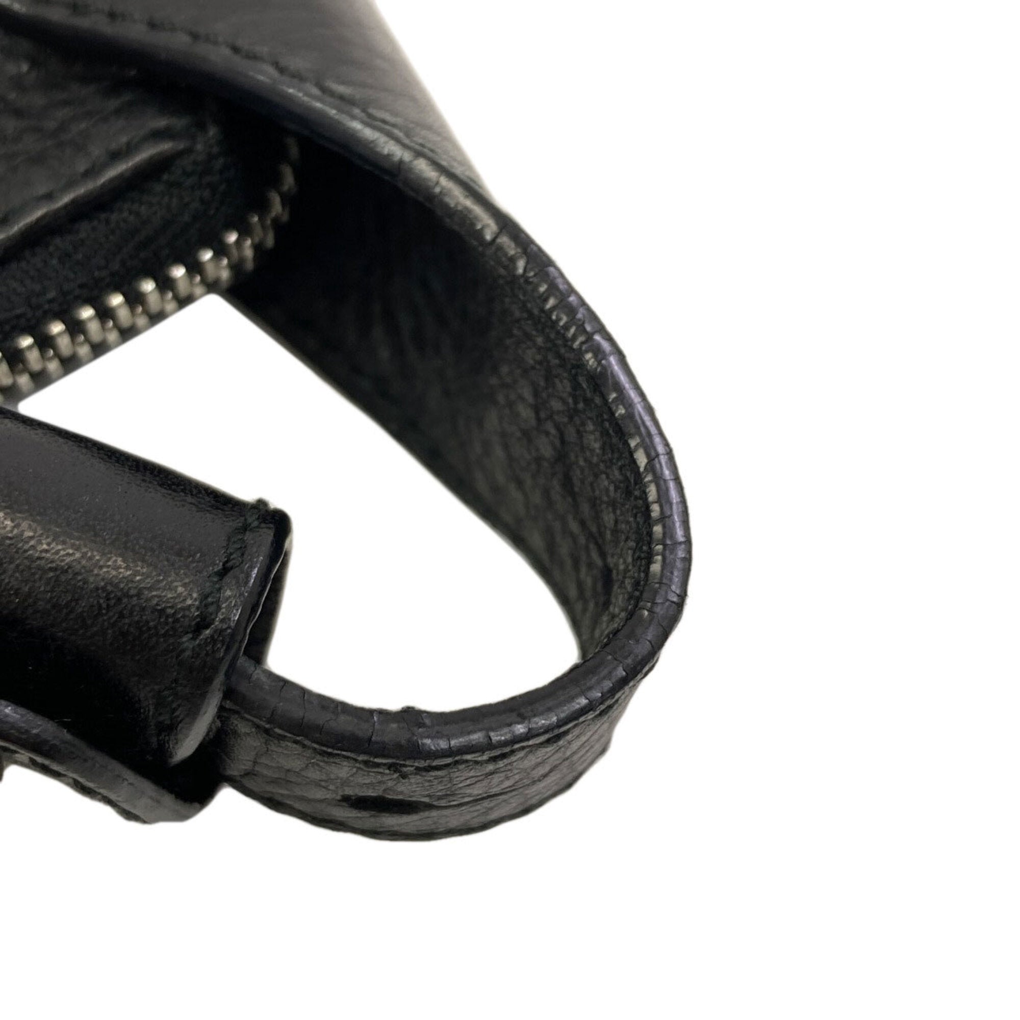 Salvatore Ferragamo Black Leather Shoulder Bag (Pre-Owned)