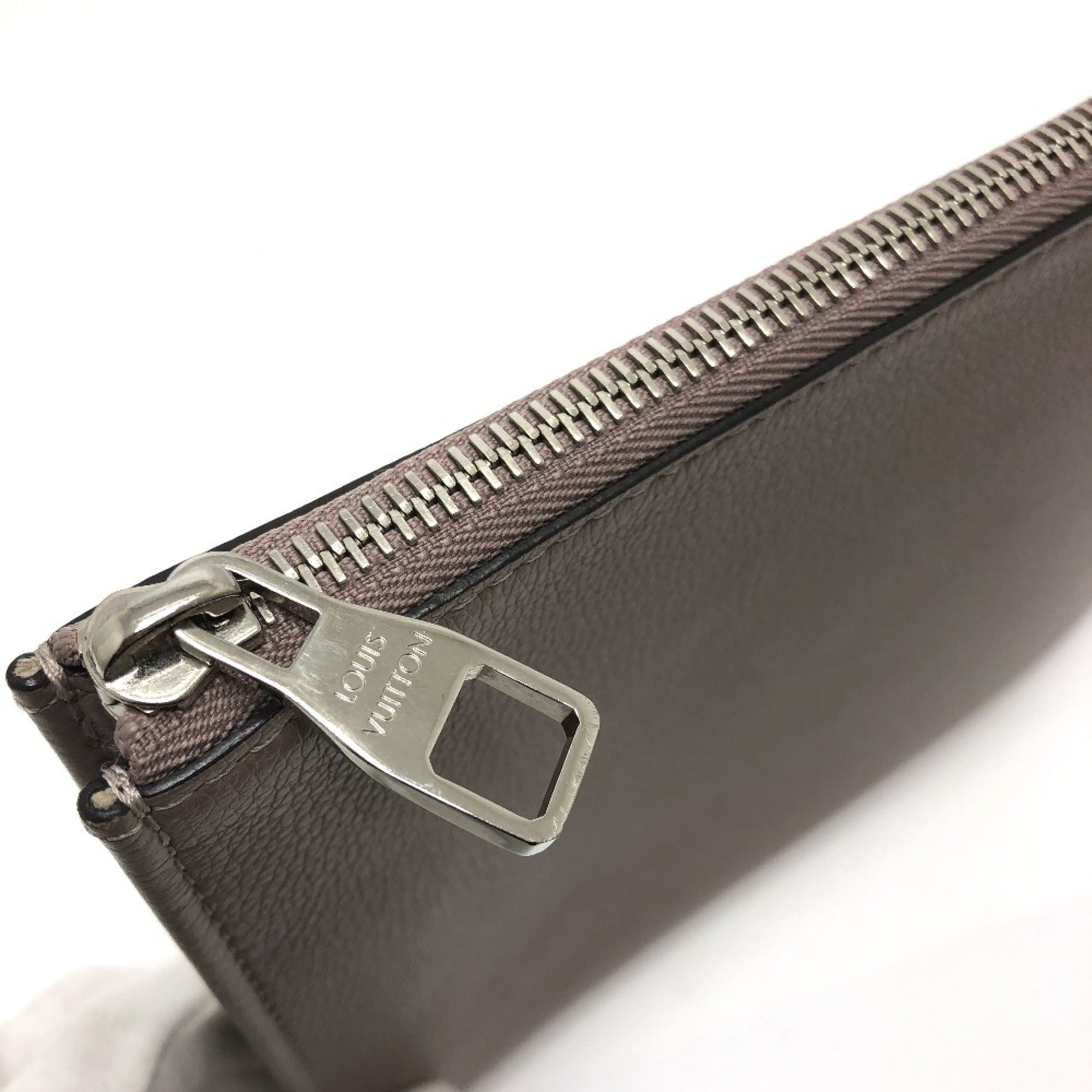 Louis Vuitton Beige Taupe Leather Clutch Bag Pochette (Pre-Owned)