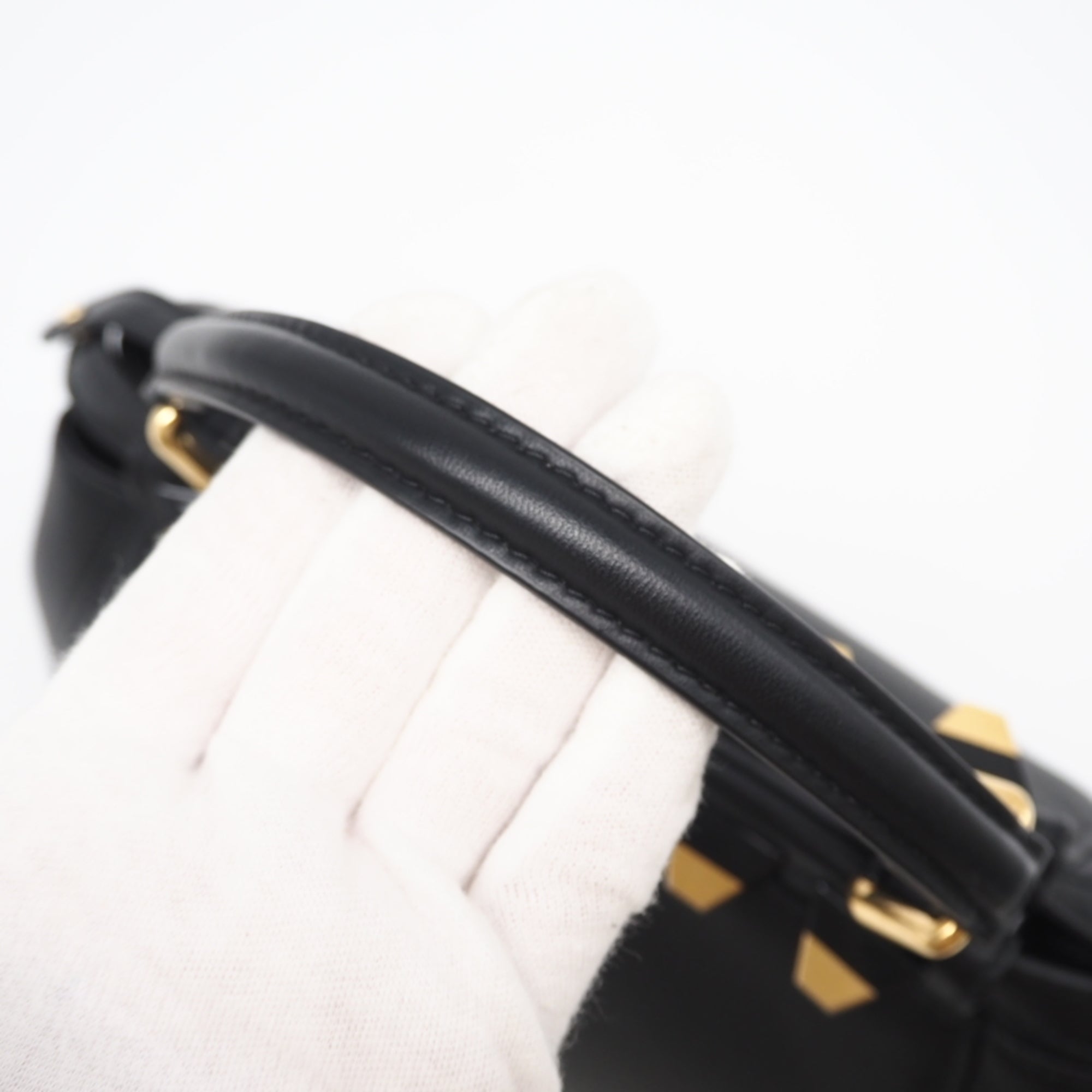 Fendi Black Leather Handbag (Pre-Owned)