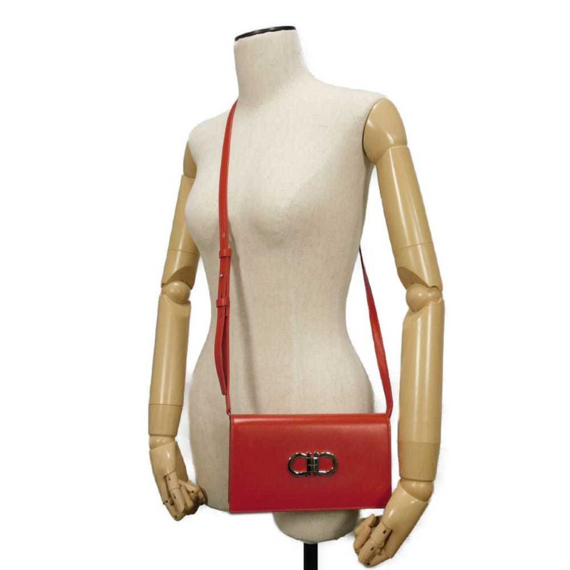 Salvatore Ferragamo Red Color Leather Shoulder Bag (Pre-Owned)