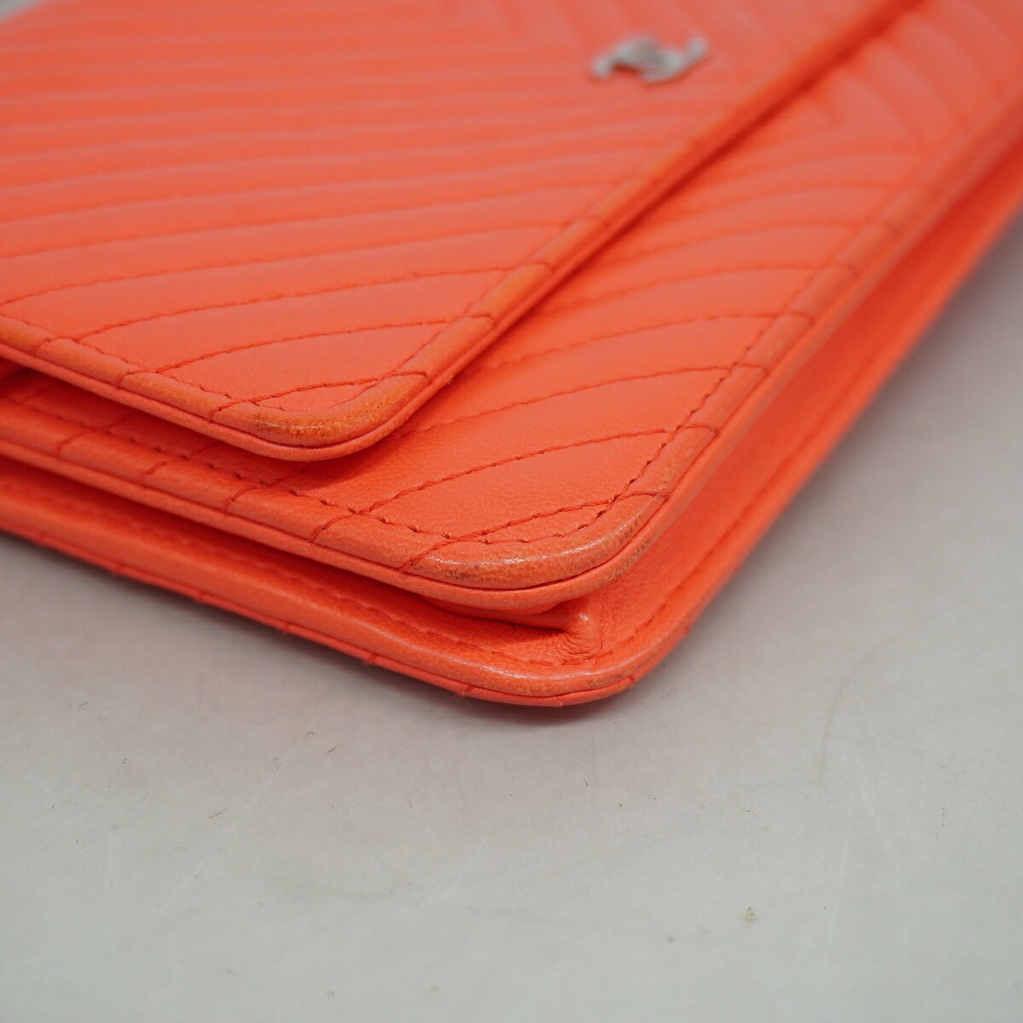 Chanel Orange Leather Chain/Shoulder Wallet (Pre-Owned)