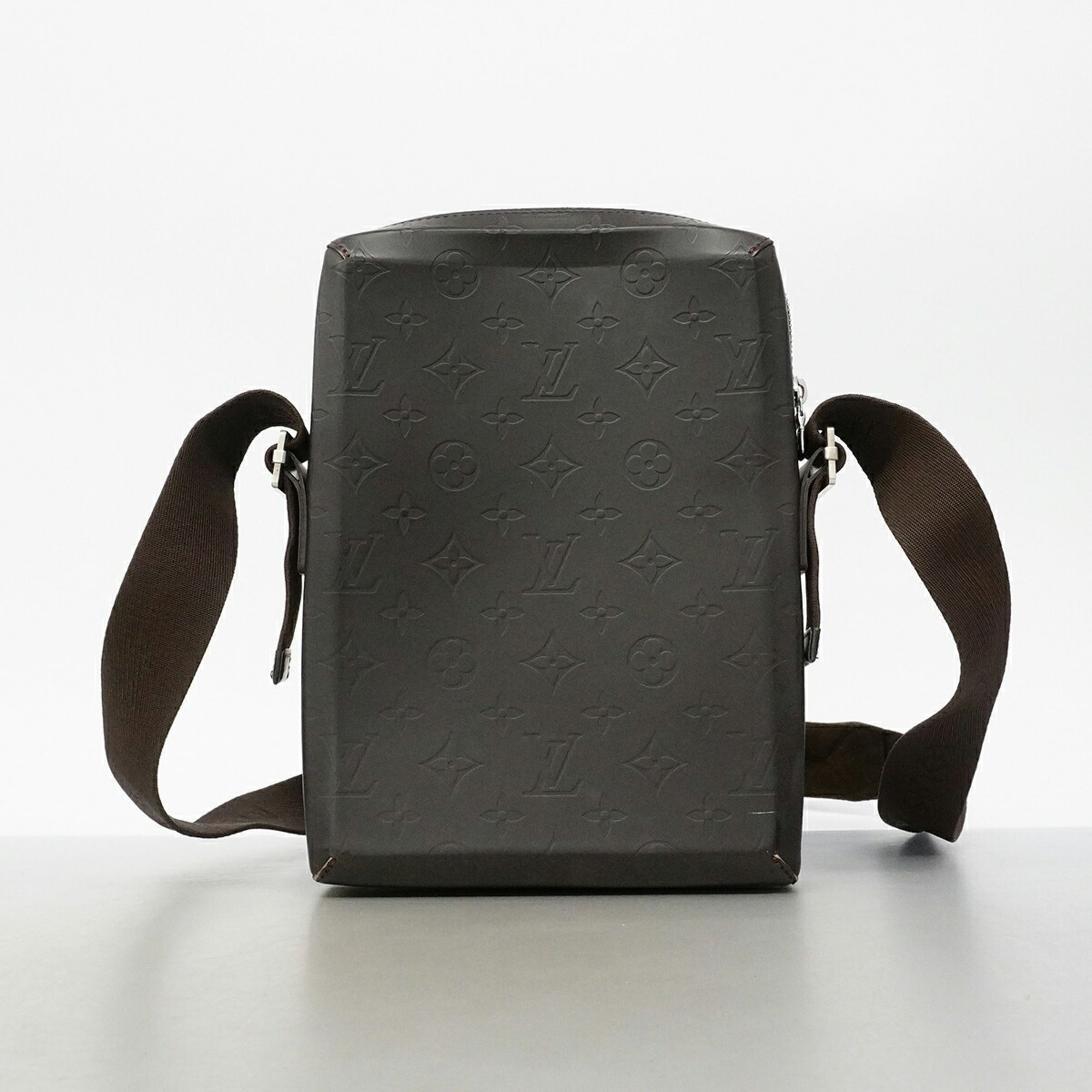 Louis Vuitton Coffee Shoulder Bag (Pre-Owned)