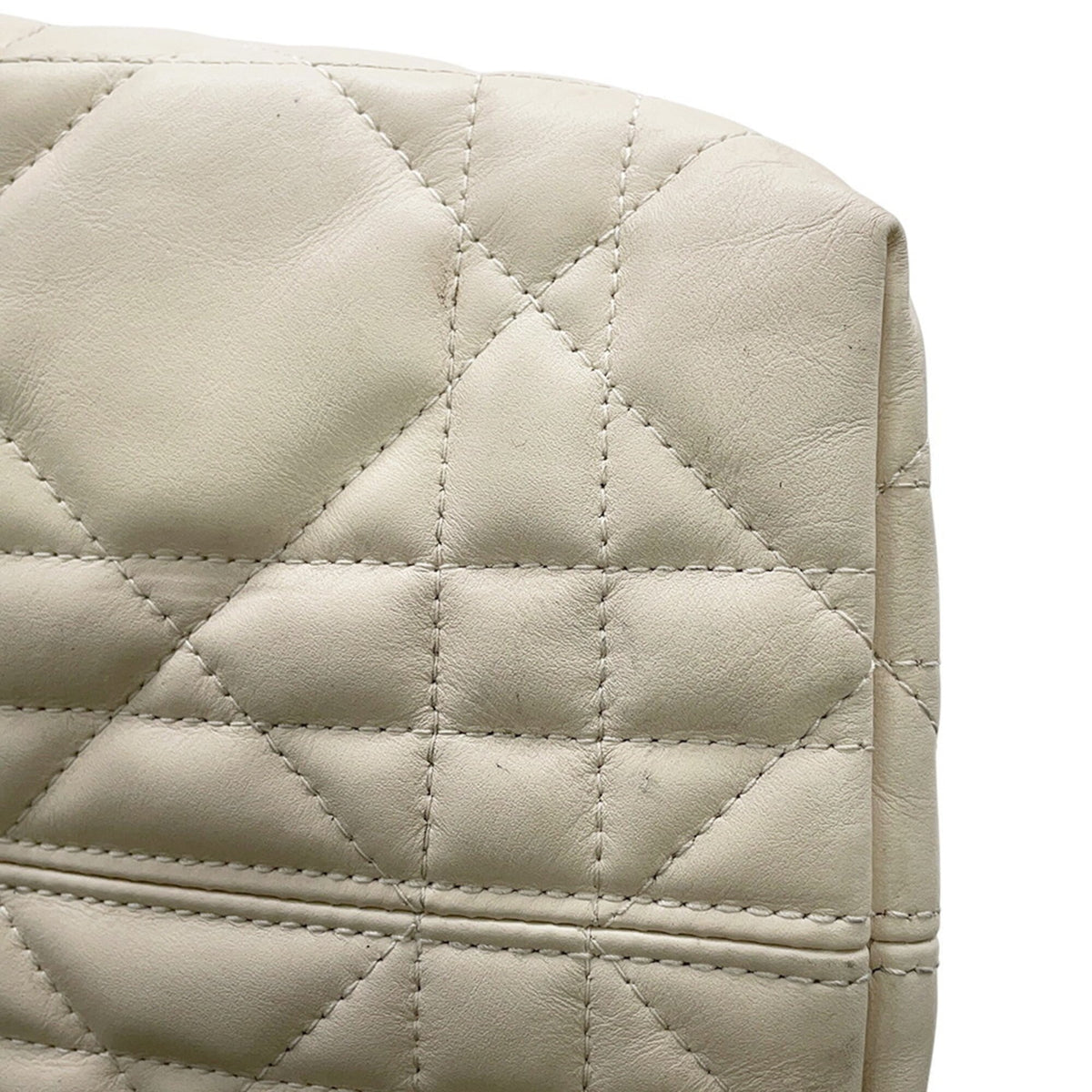 Christian Dior Ivory Leather Handbag (Pre-Owned)