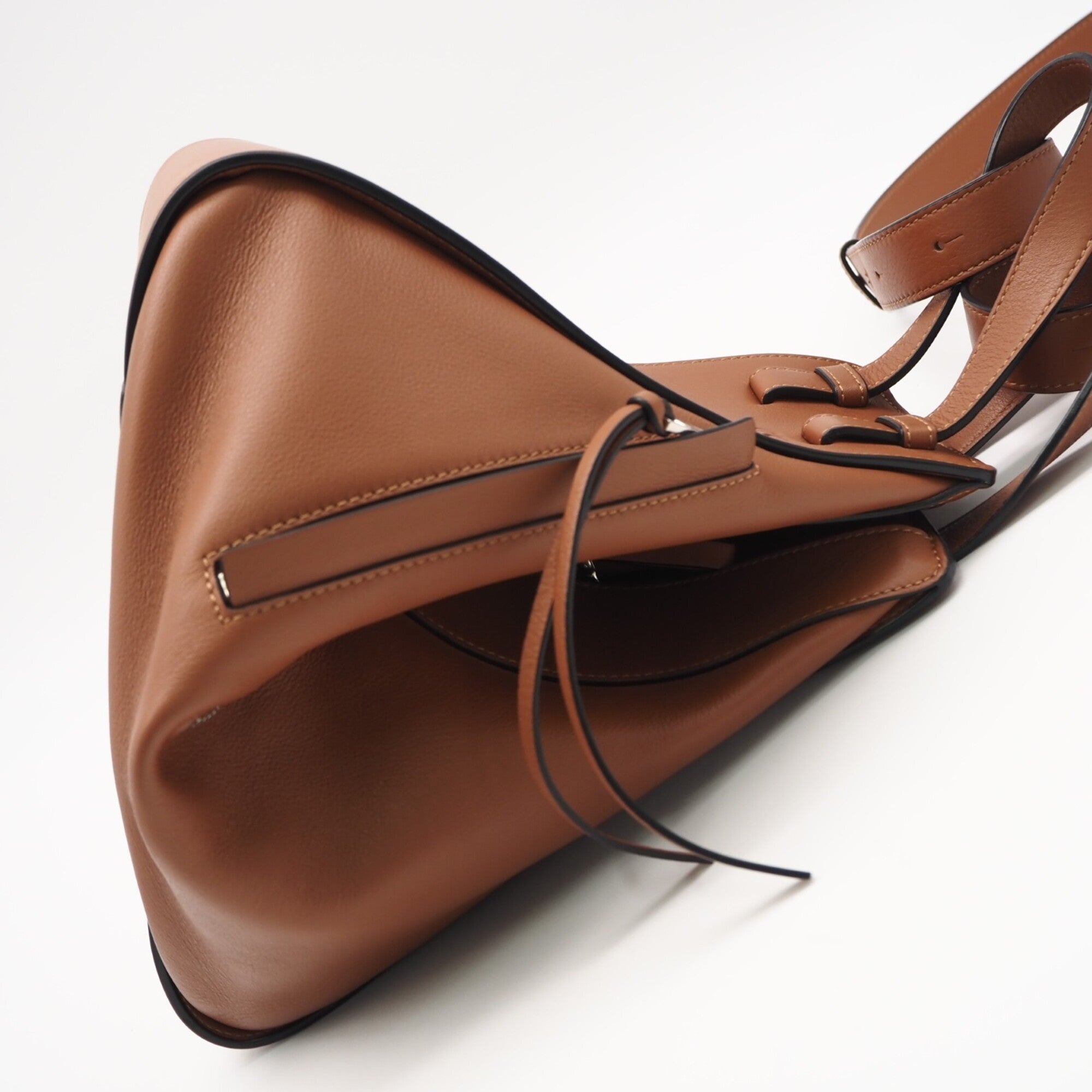 Loewe Hammock Brown Leather Handbag (Pre-Owned)