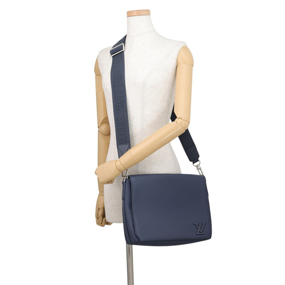 Louis Vuitton Navy Leather Handbag Shoulder Bag (Pre-Owned)