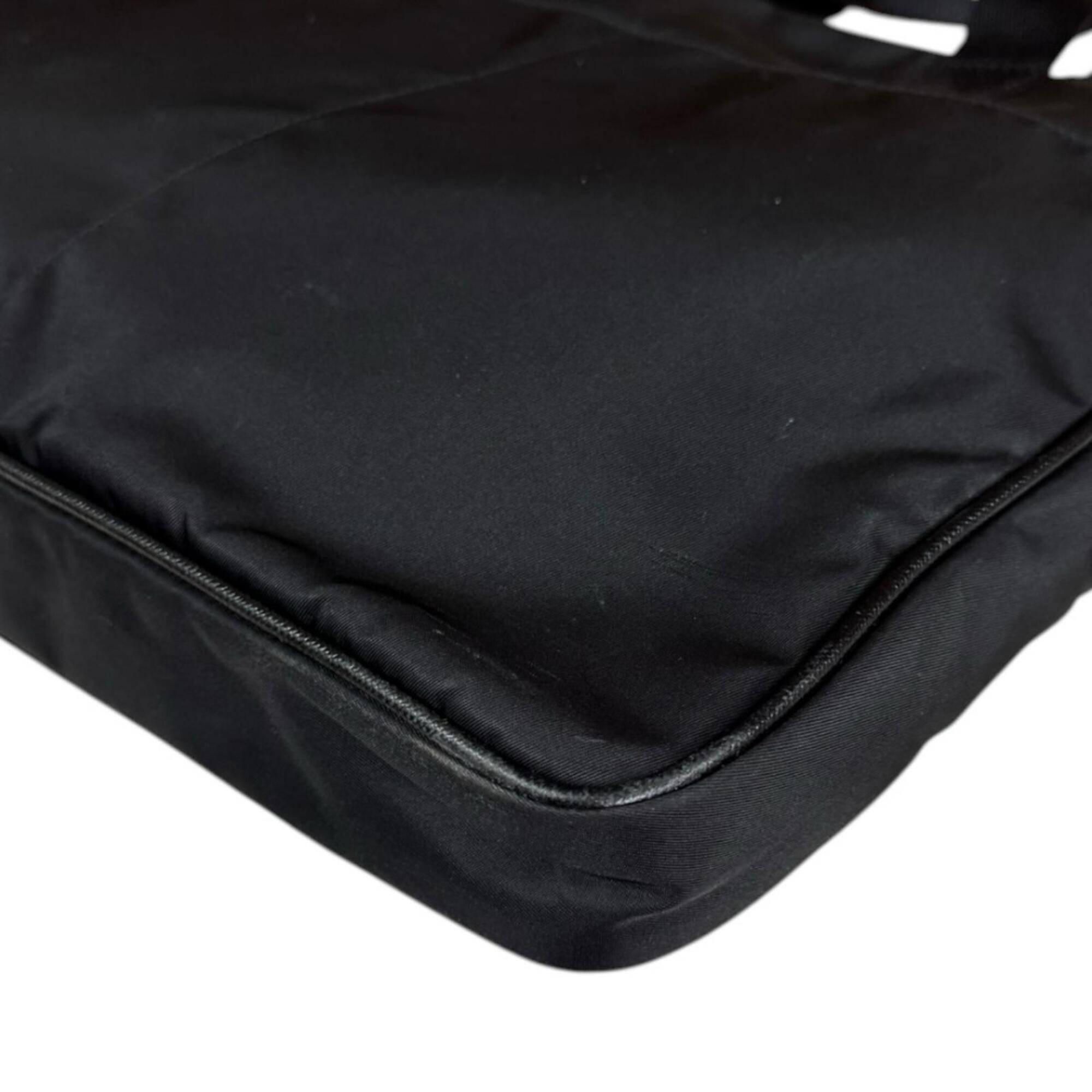 Prada Black Nylon Shoulder Bag (Pre-Owned)