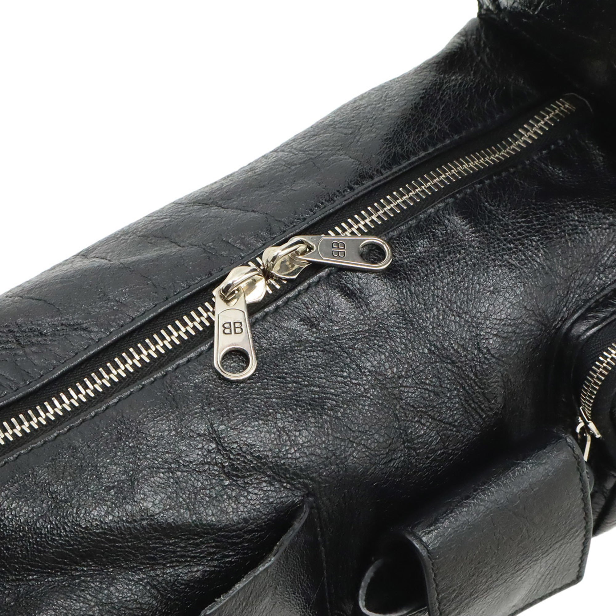 Balenciaga Black Leather Shoulder Bag (Pre-Owned)