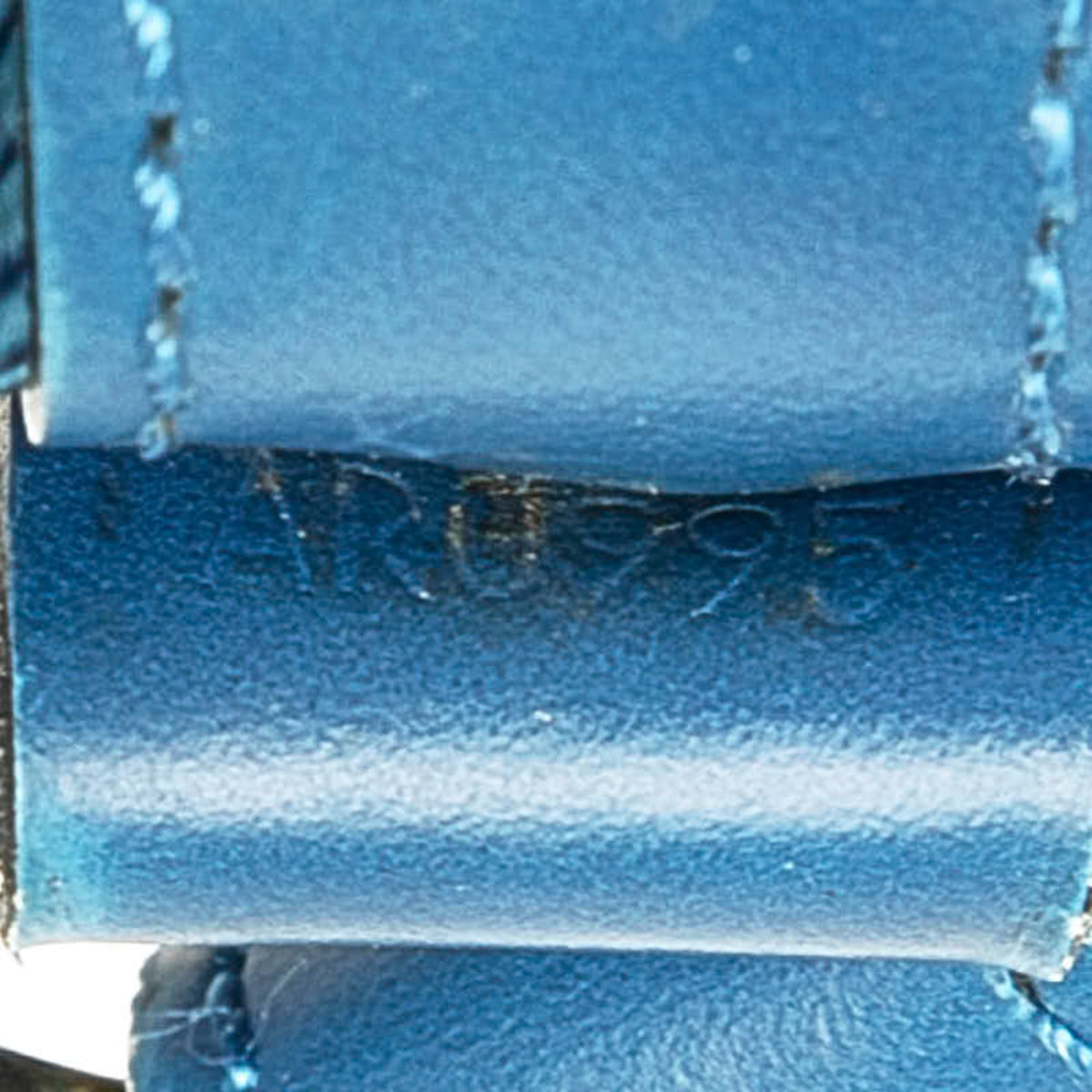 Louis Vuitton Toledo Blue Leather Shoulder Bag (Pre-Owned)