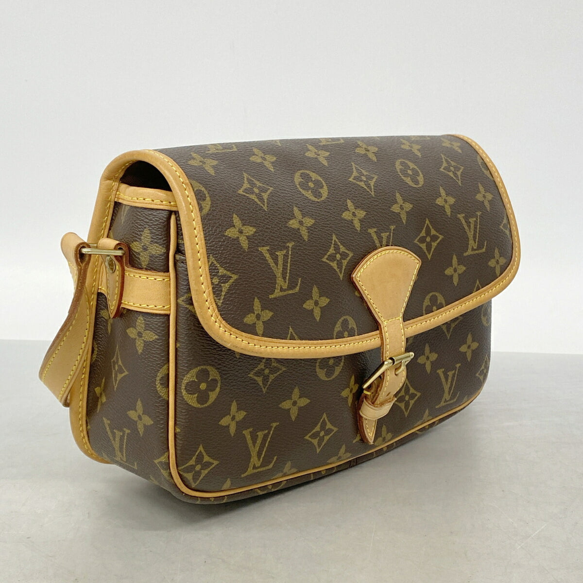 Louis Vuitton Brown Shoulder Bag (Pre-Owned)
