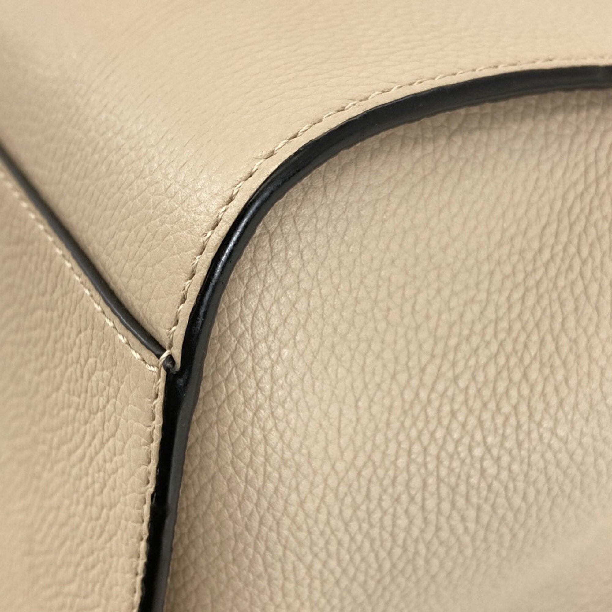 Loewe Beige Leather Handbag (Pre-Owned)