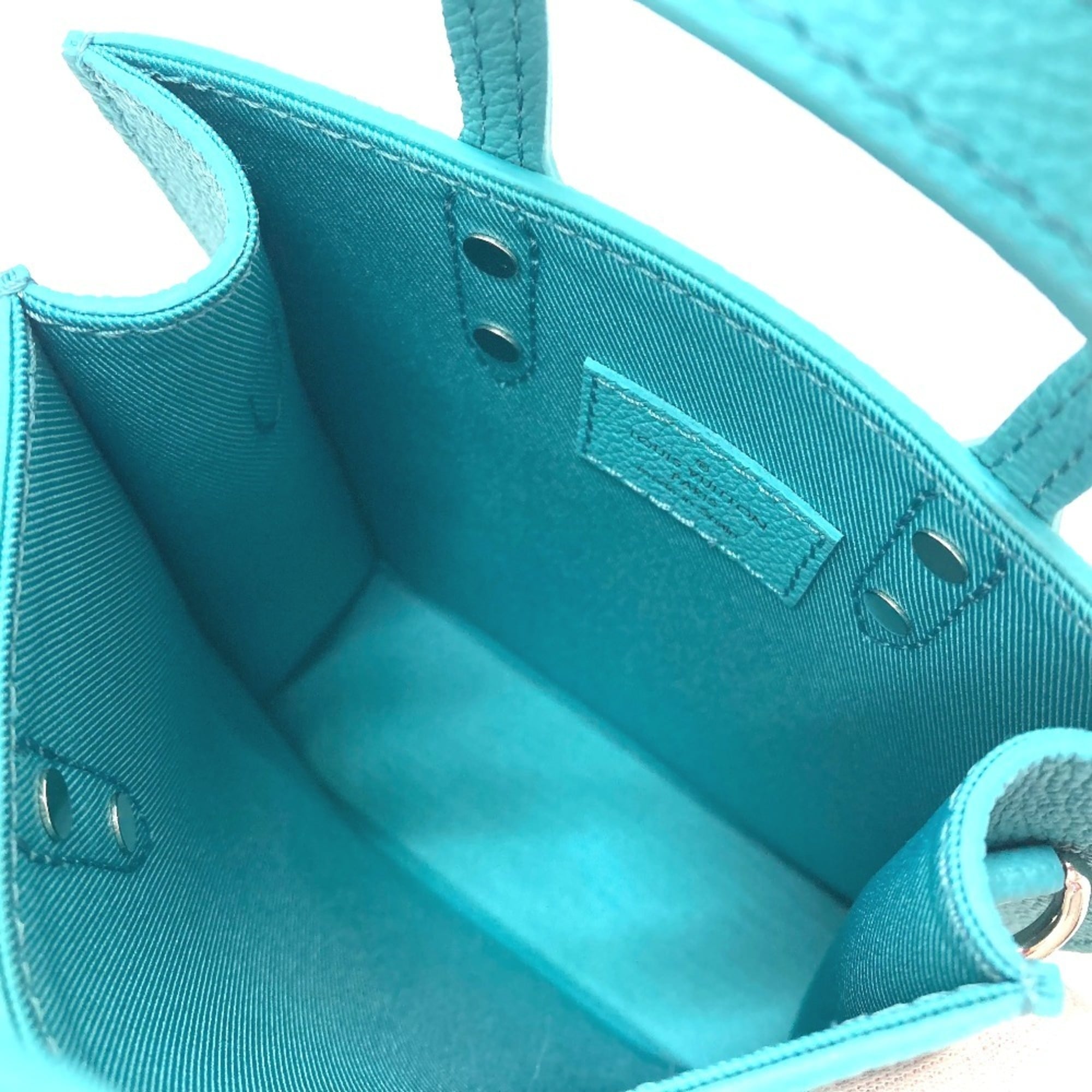 Louis Vuitton Blue Leather Shoulder Bag (Pre-Owned)