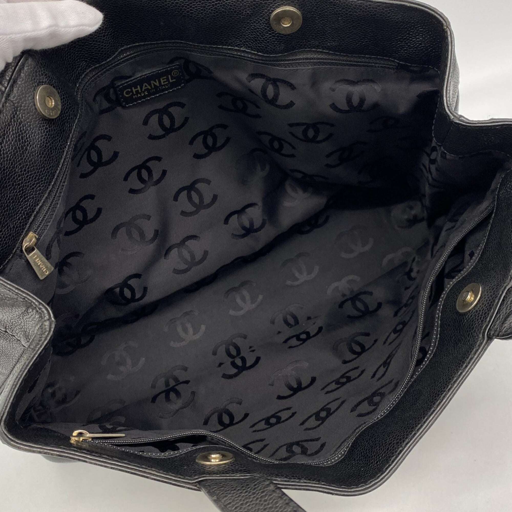 Chanel Black Grained Calfskin Tote Bag (Pre-Owned)