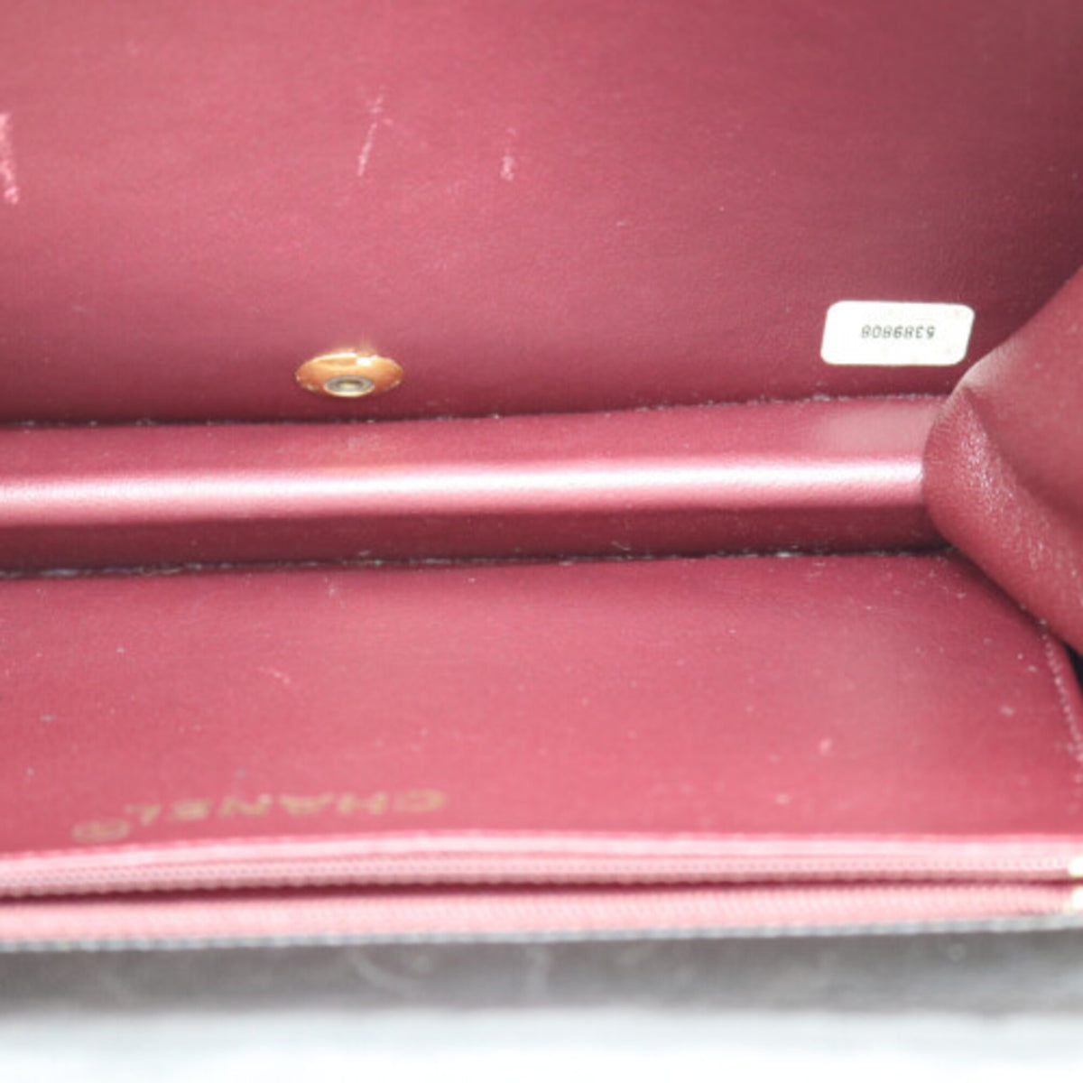 Chanel Black Leather Shoulder Bag (Pre-Owned)
