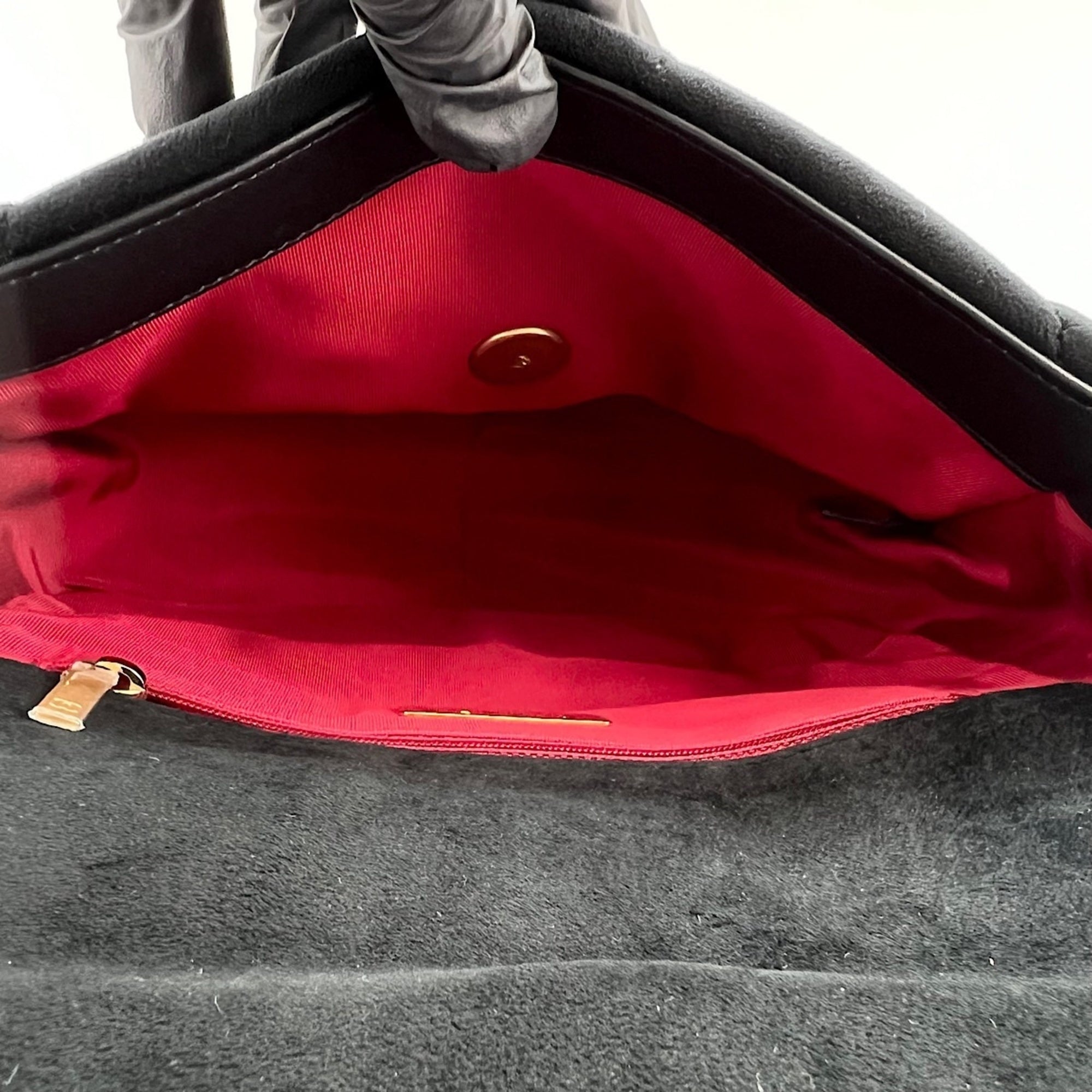 Chanel Matelasse Black Velvet Shoulder Bag (Pre-Owned)