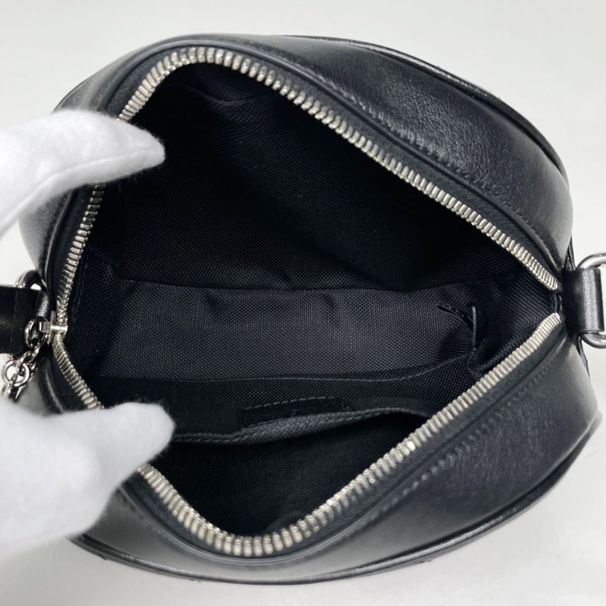 Gucci Black Leather Shoulder Bag (Pre-Owned)
