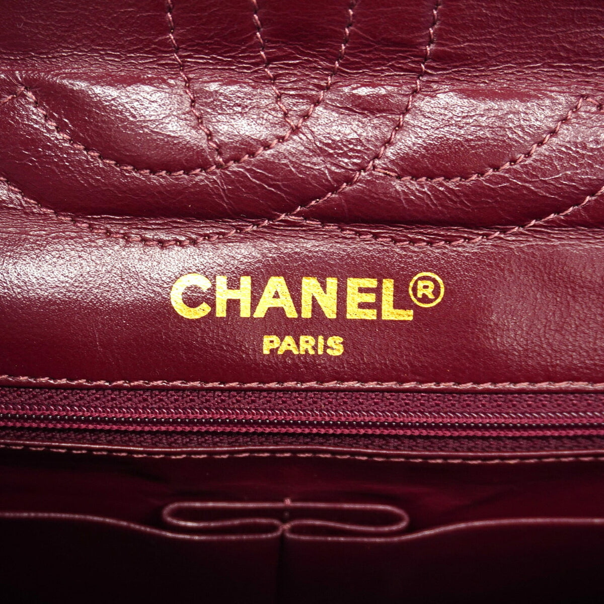 Chanel Black Leather Shoulder Bag (Pre-Owned)