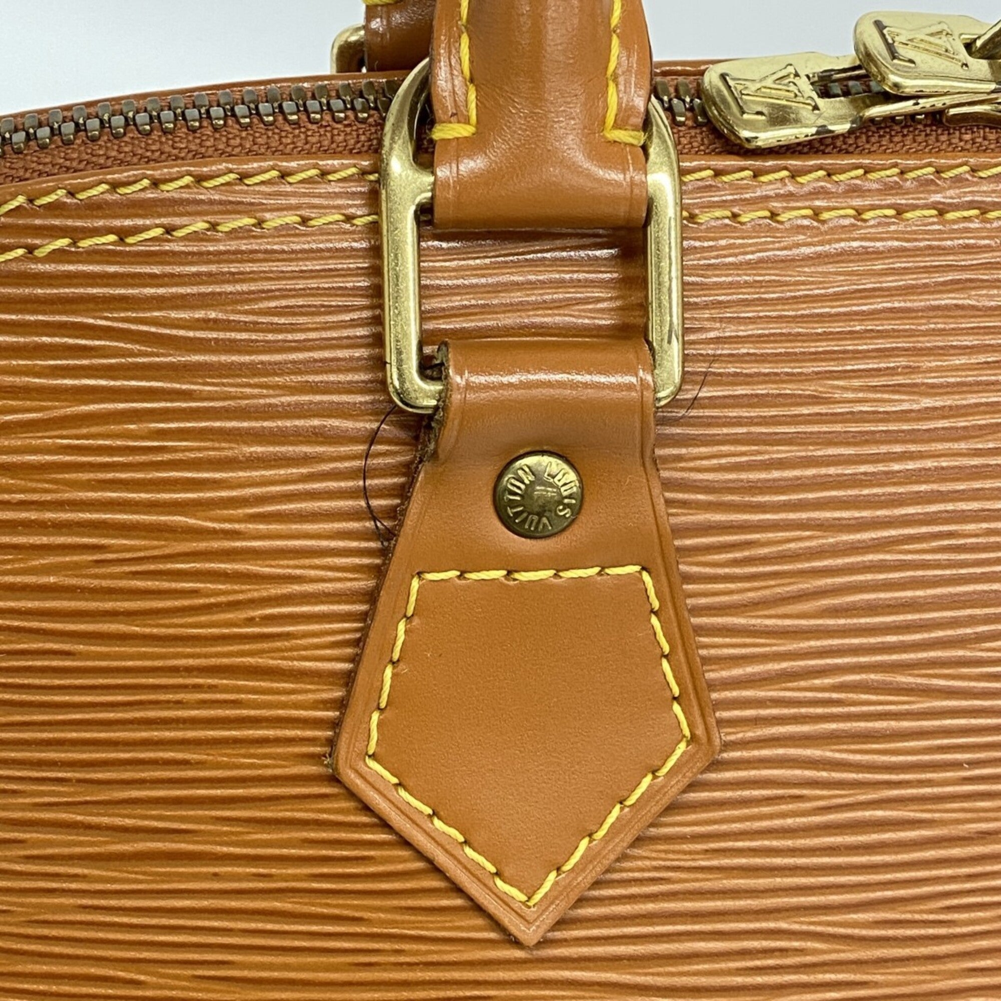 Louis Vuitton Gold Cipango Handbag (Pre-Owned)