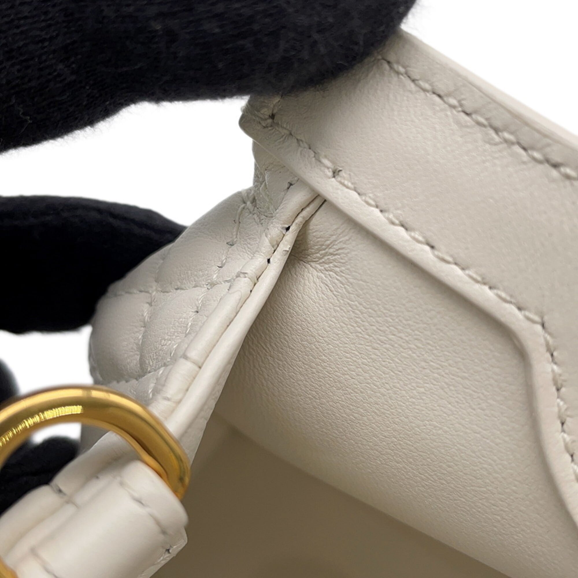 Christian Dior White Leather Artificial Pearl Handbag (Pre-Owned)
