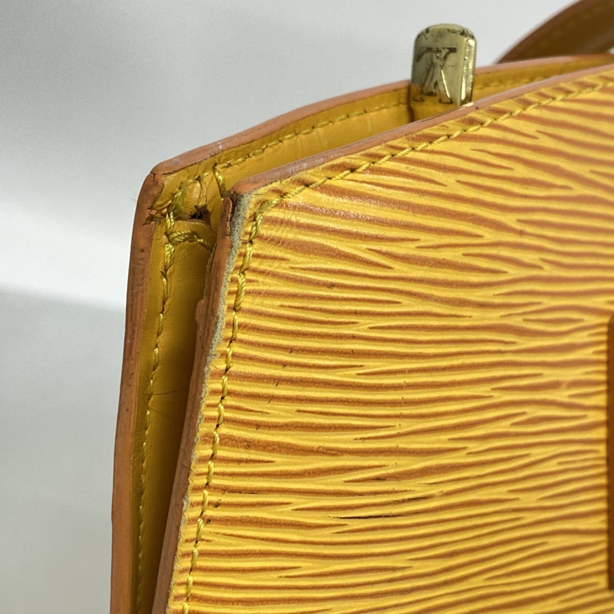 Louis Vuitton Jaune Shoulder Bag (Pre-Owned)