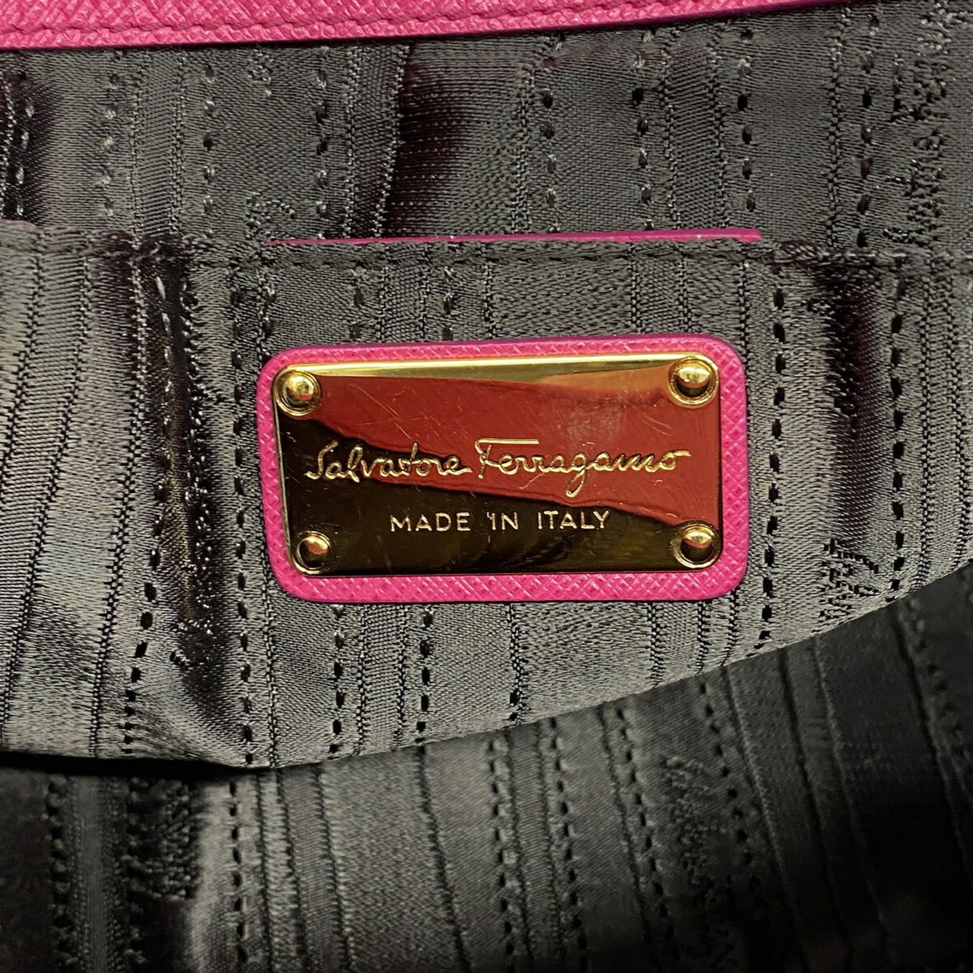 Salvatore Ferragamo Pink Leather Shoulder Bag (Pre-Owned)