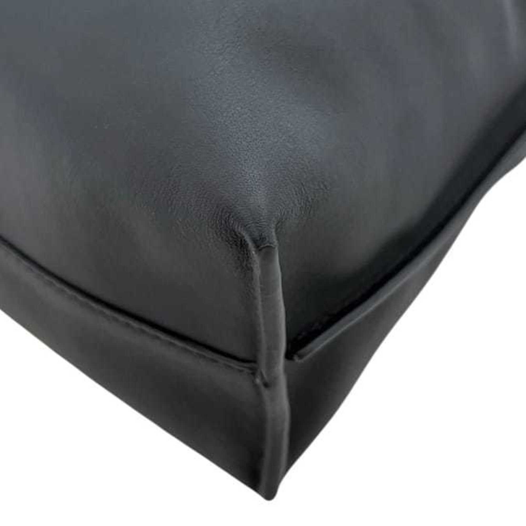 Loewe Black Leather Shoulder Bag (Pre-Owned)