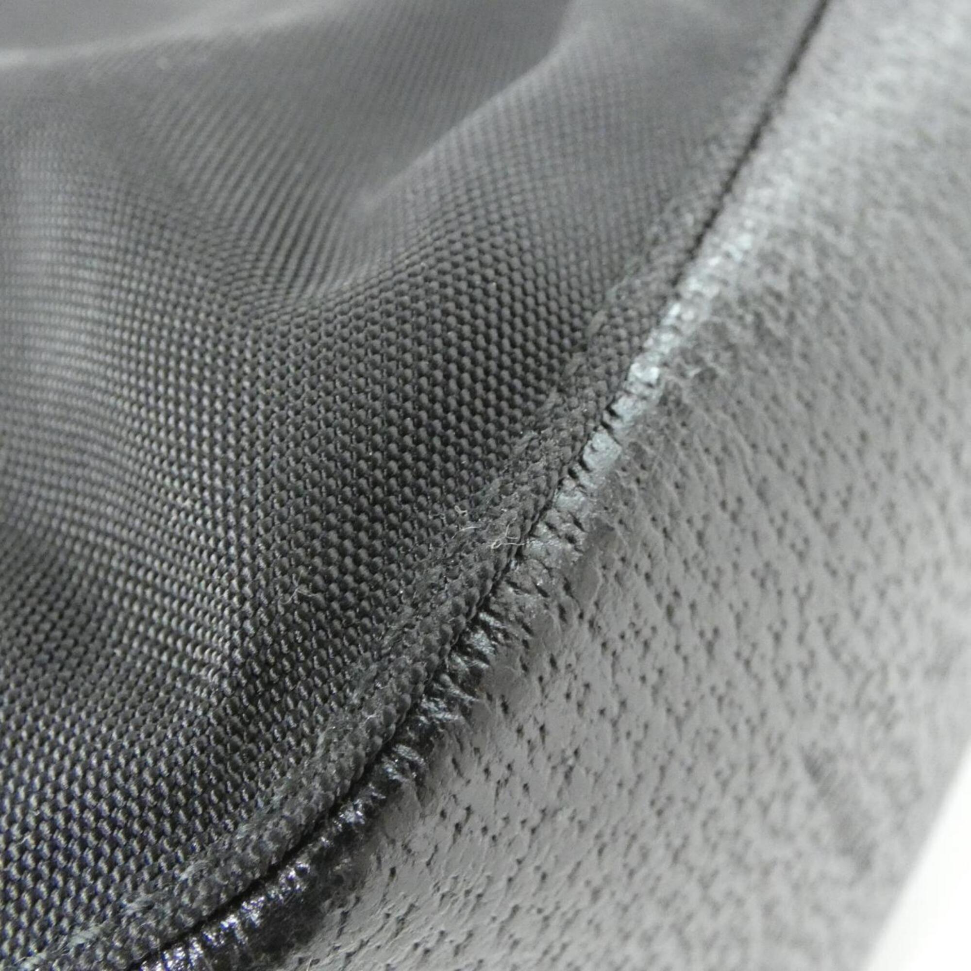 Gucci Black Nylon Shoulder Bag (Pre-Owned)