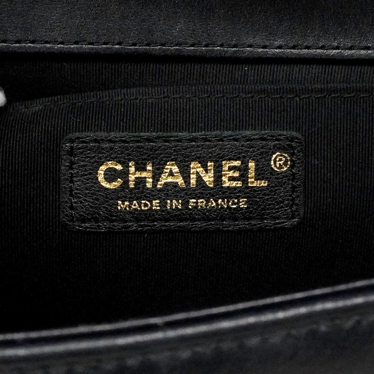 Chanel Black Leather Shoulder Bag (Pre-Owned)