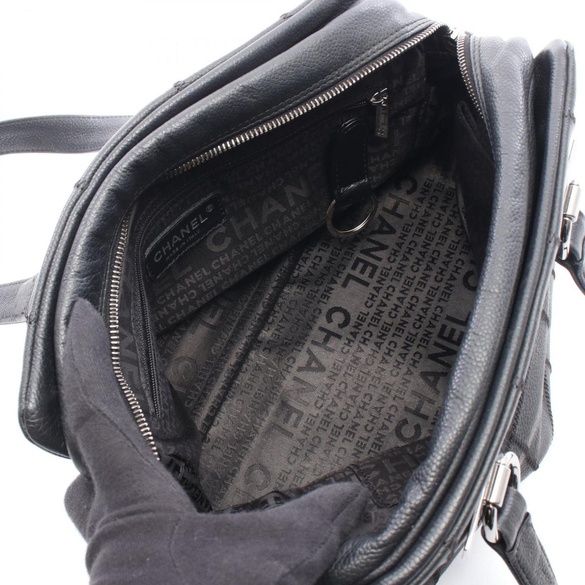 Chanel Black Grained Calfskin Handbag (Pre-Owned)