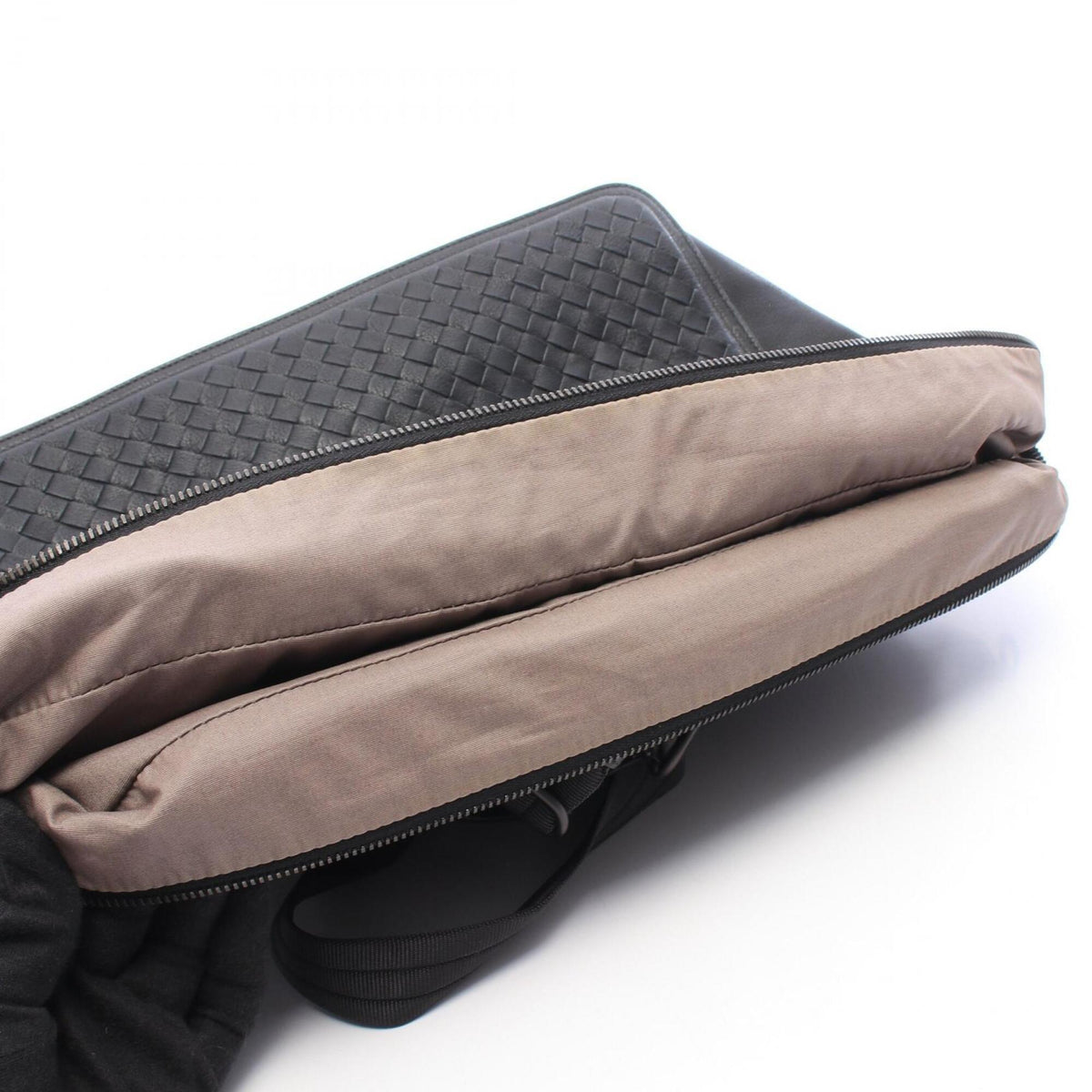 Bottega Veneta Black Intrecciato Handbag (Pre-Owned)