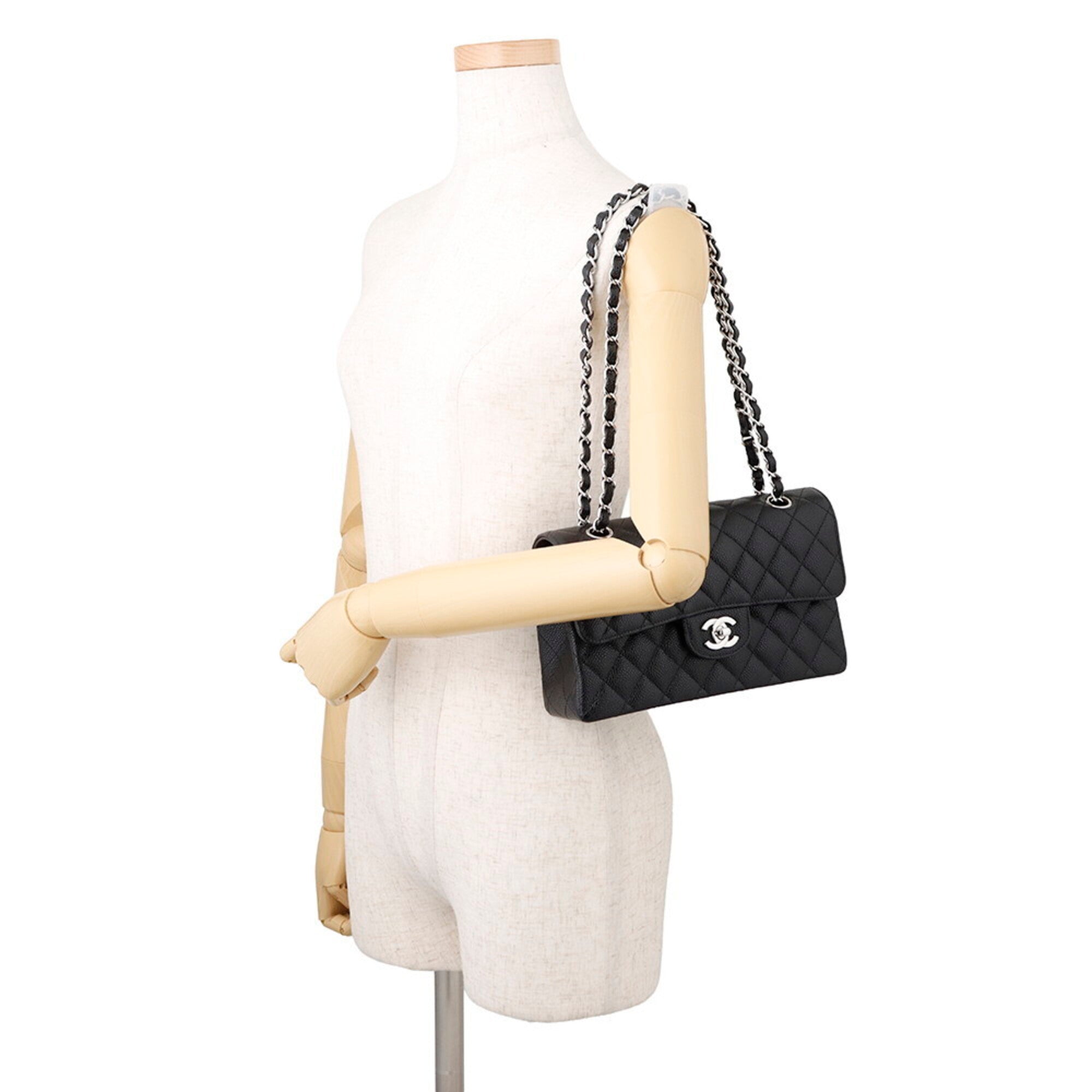 Chanel Black Grained Calfskin Handbag Shoulder Bag (Pre-Owned)
