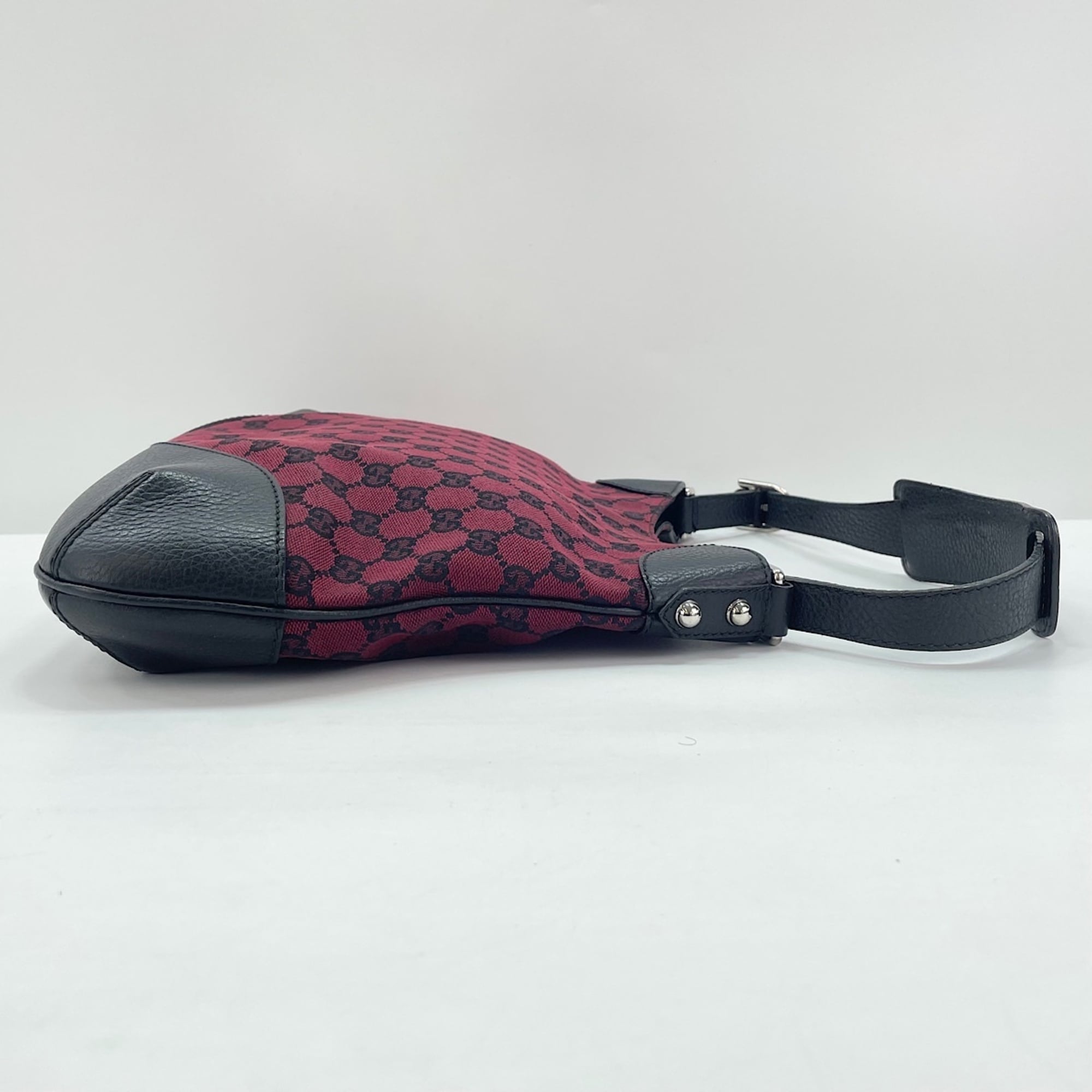 Gucci Red Color Shoulder Bag (Pre-Owned)