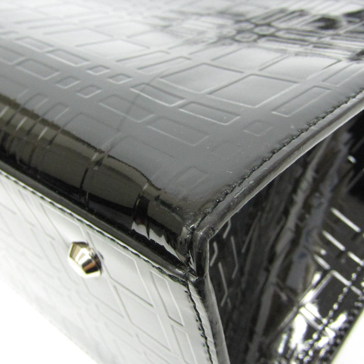 Burberry Black Patent Leather Shoulder Bag (Pre-Owned)