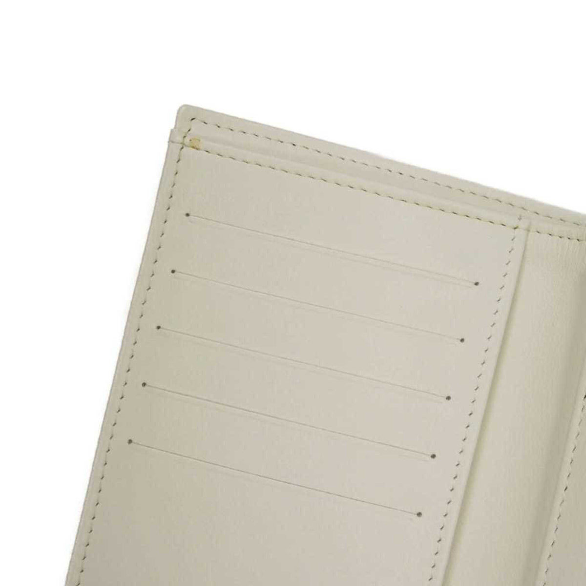 Chanel White Leather Wallet (Tri-Fold) (Pre-Owned)