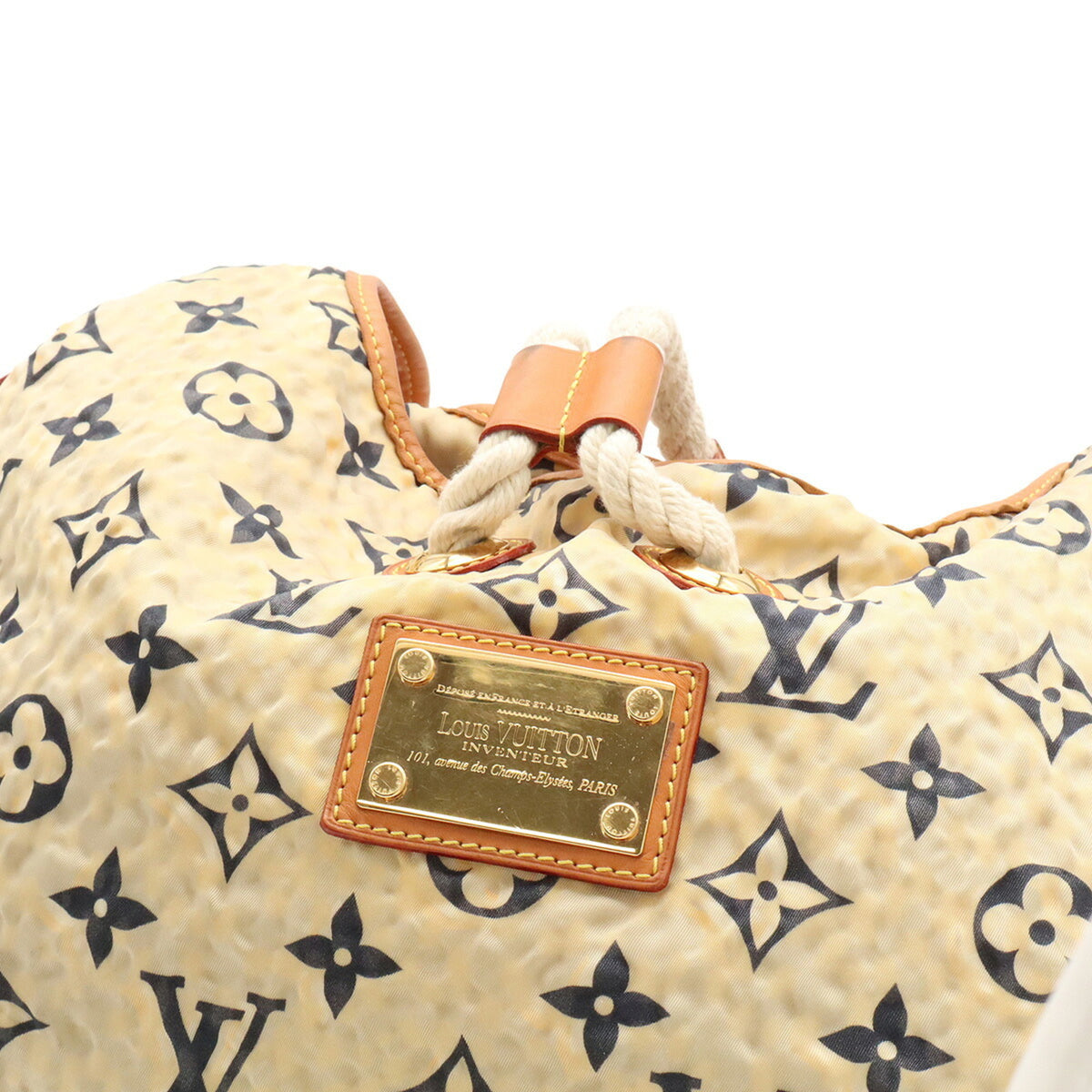 Louis Vuitton Beige Nylon Shoulder Bag (Pre-Owned)
