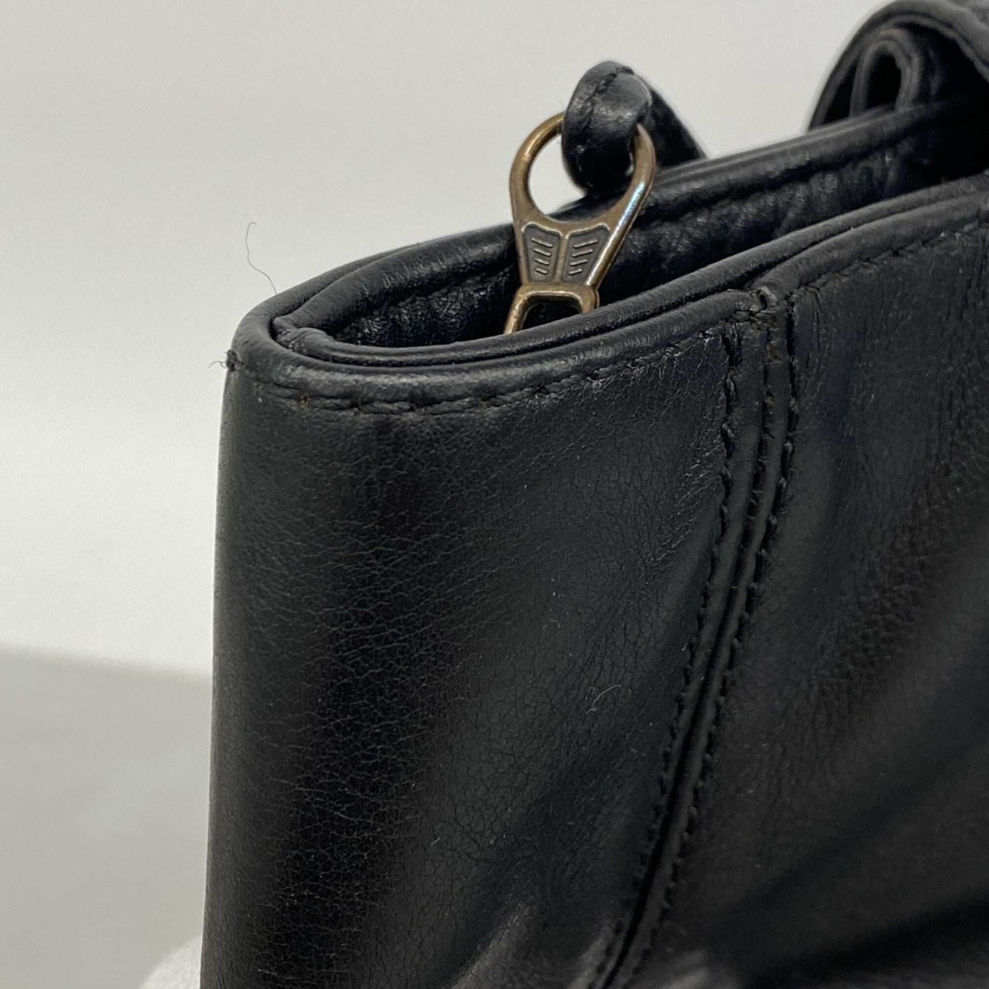 Chanel Black Leather Tote Bag (Pre-Owned)