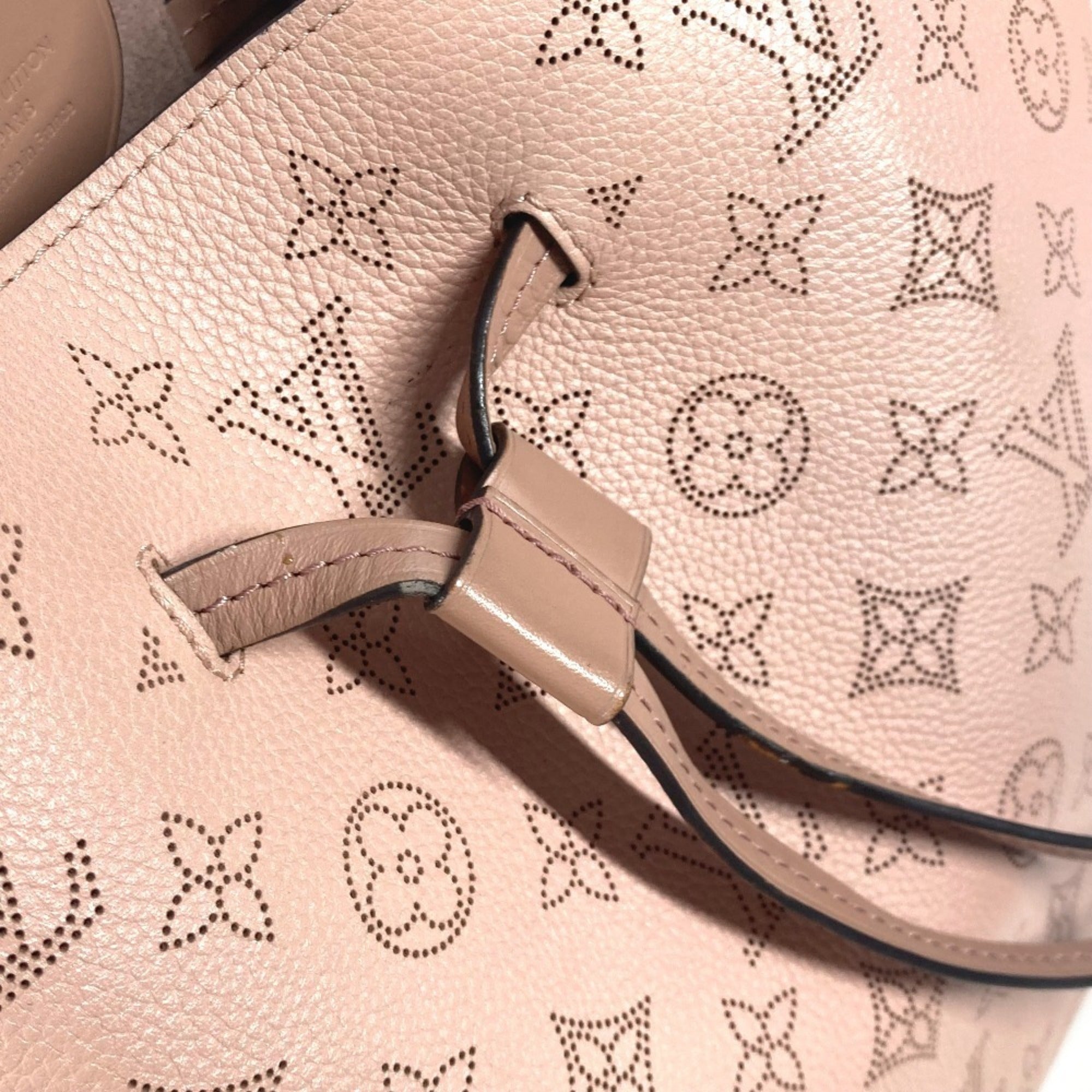 Louis Vuitton Magnolia Pink Mahina Leather Handbag Shoulder Bag (Pre-Owned)