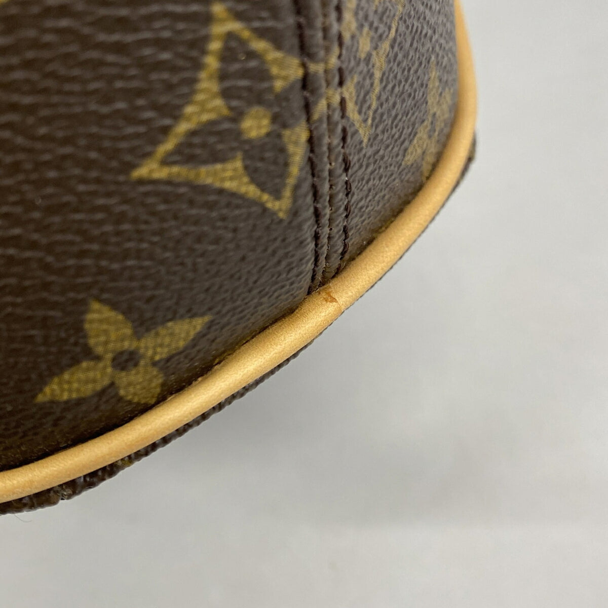 Louis Vuitton Brown Handbag (Pre-Owned)