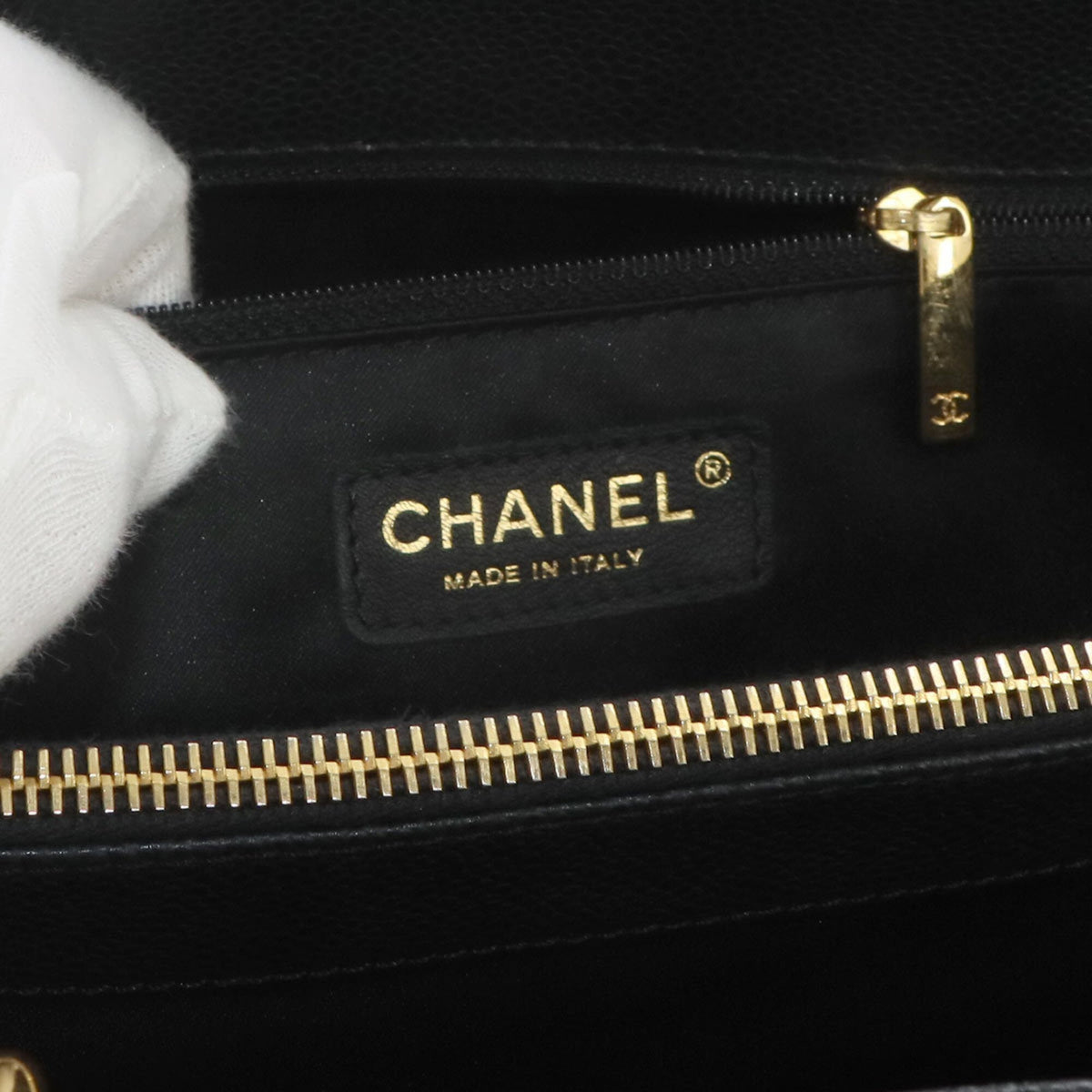 Chanel Matelasse Black Grained Calfskin Handbag Tote Bag (Pre-Owned)