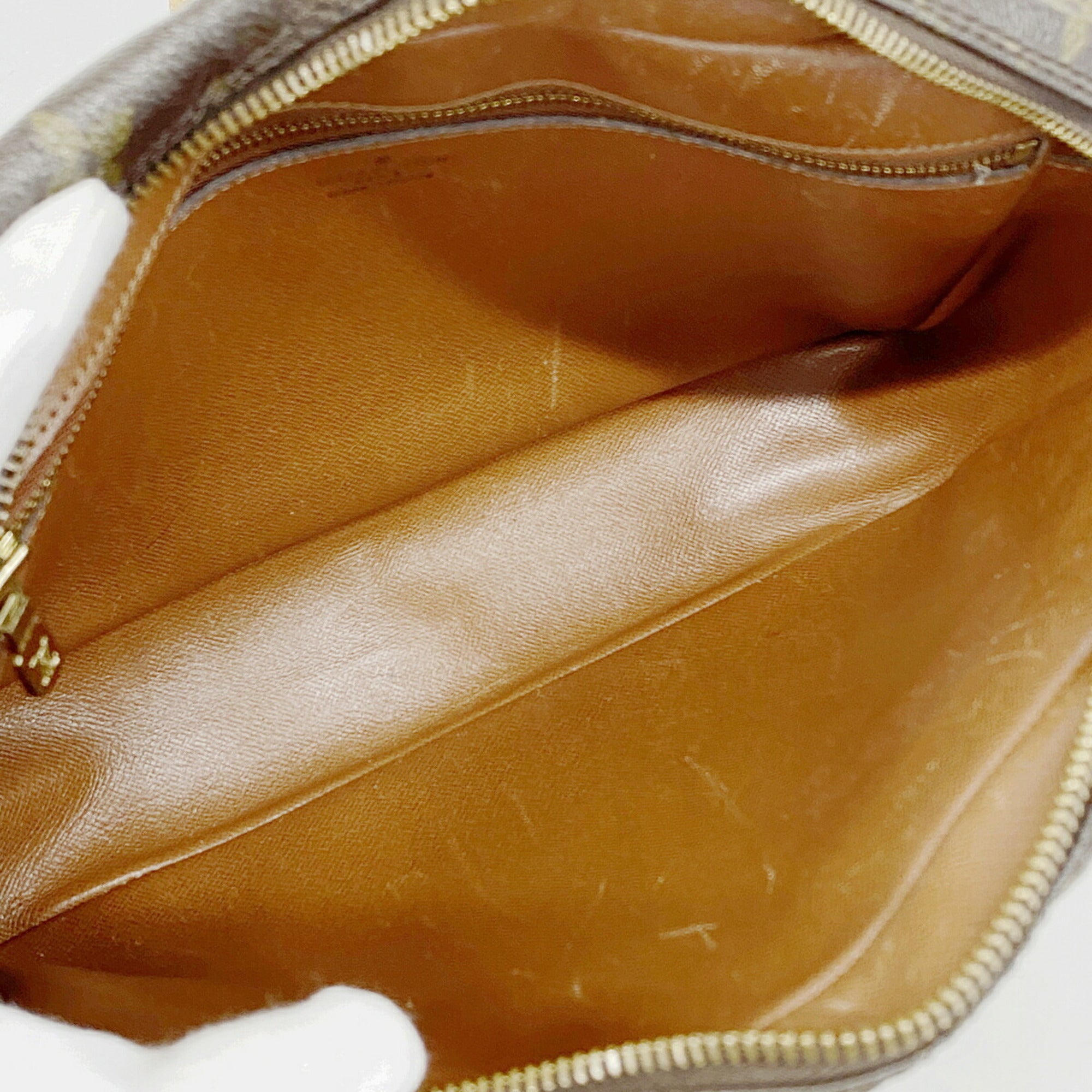 Louis Vuitton Brown Shoulder Bag (Pre-Owned)