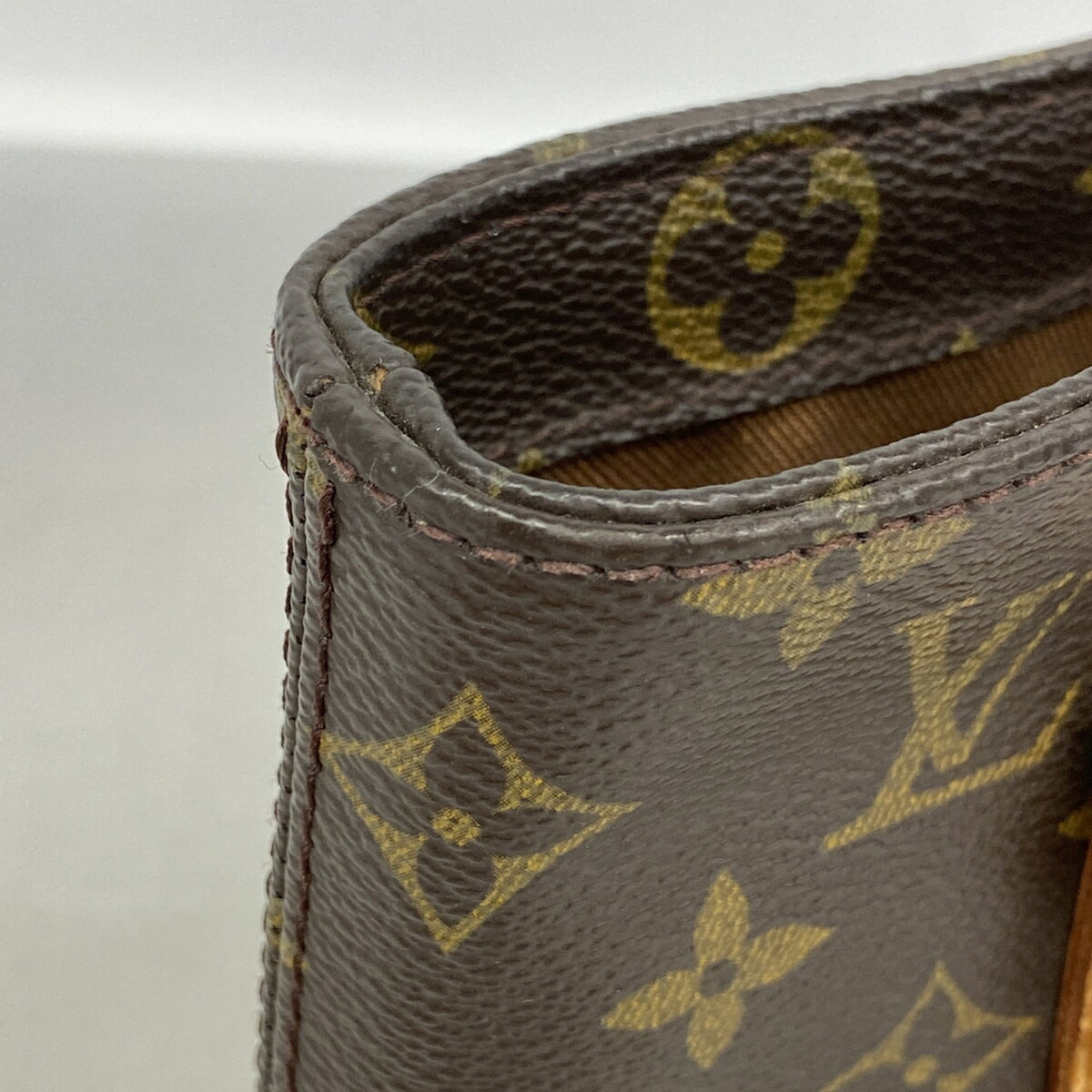 Louis Vuitton Brown Handbag (Pre-Owned)