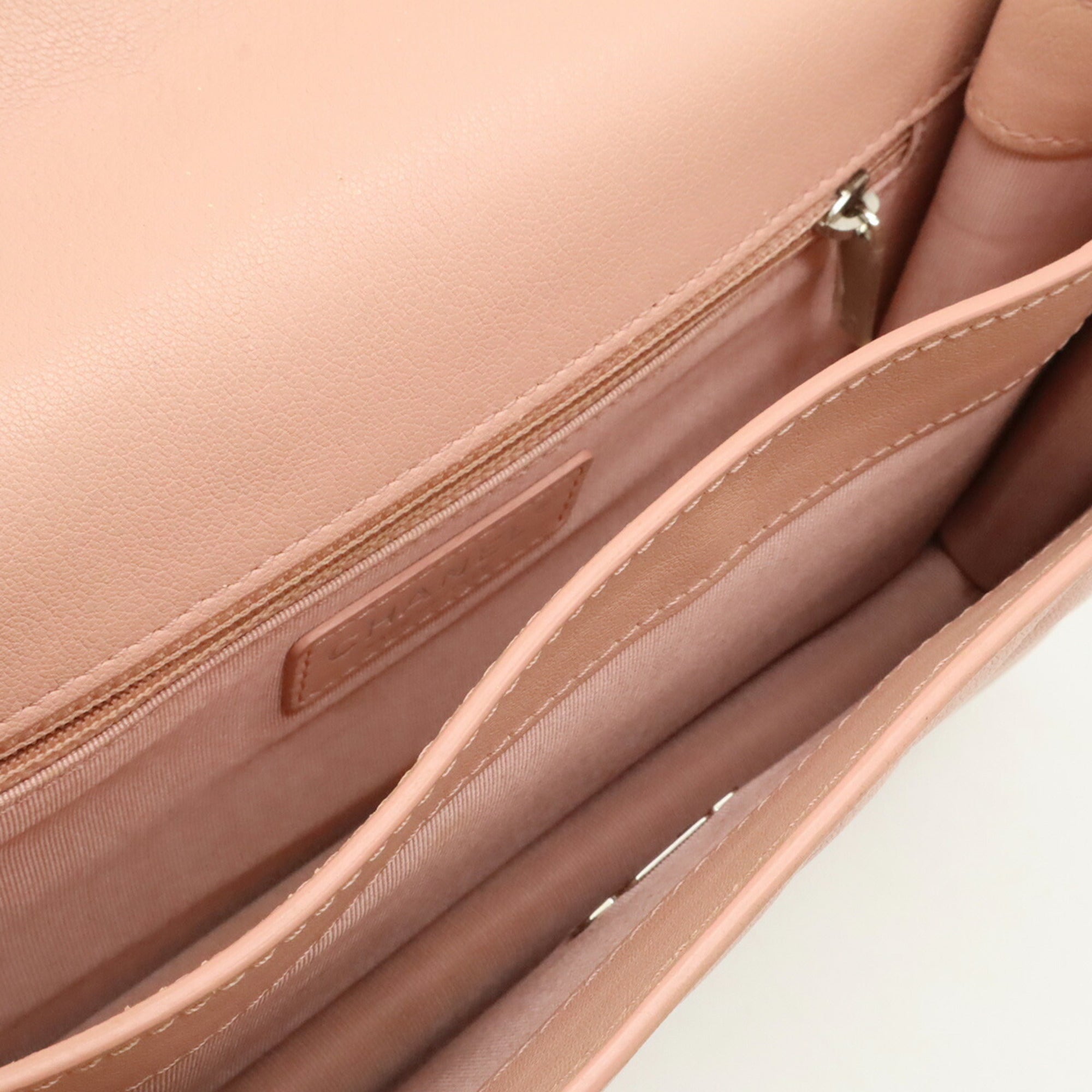 Chanel Pink Leather Shoulder Bag (Pre-Owned)