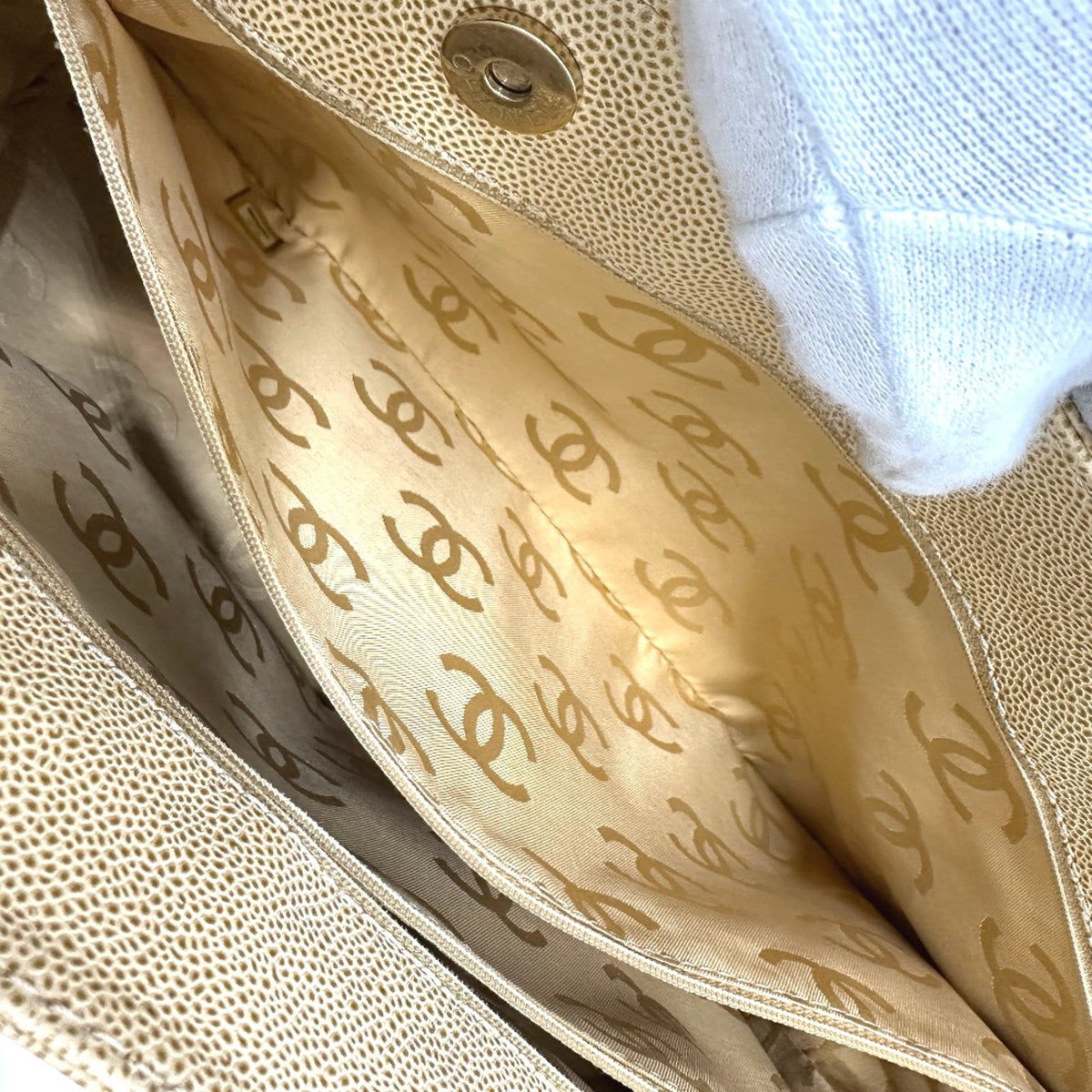 Chanel Beige Leather Tote Bag (Pre-Owned)