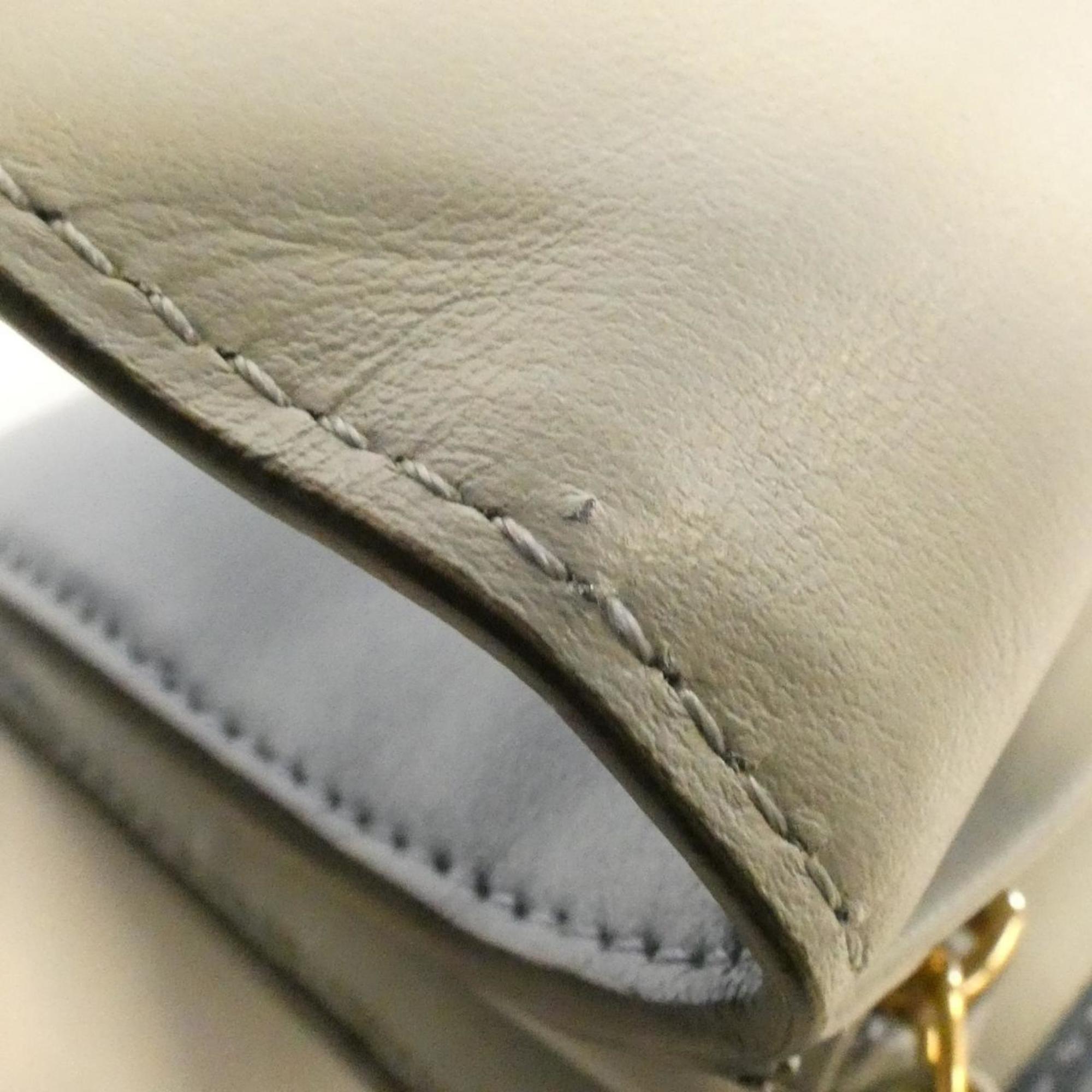 Fendi Leather Long Wallet (Bi-Fold) (Pre-Owned)