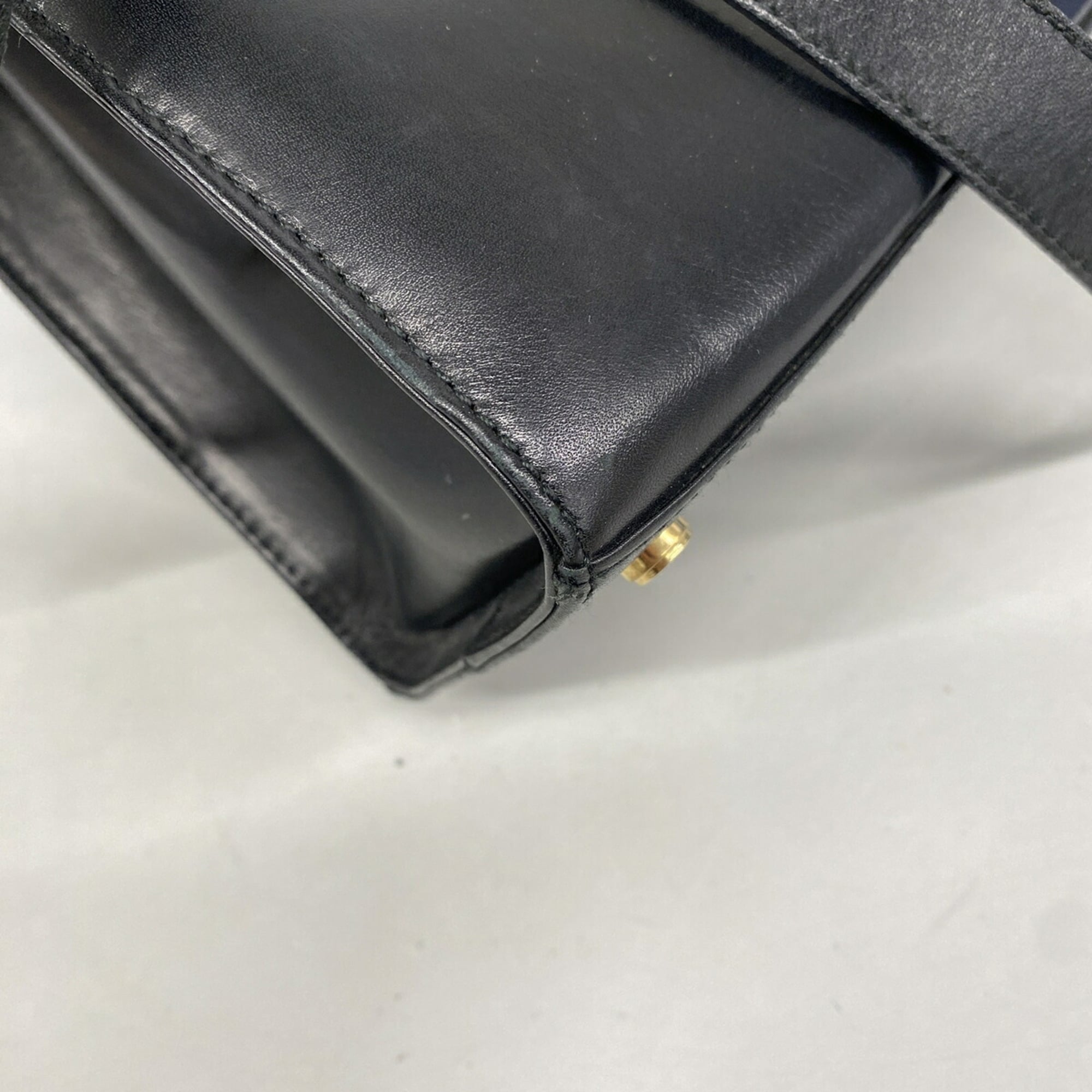 Salvatore Ferragamo Black Leather Shoulder Bag (Pre-Owned)