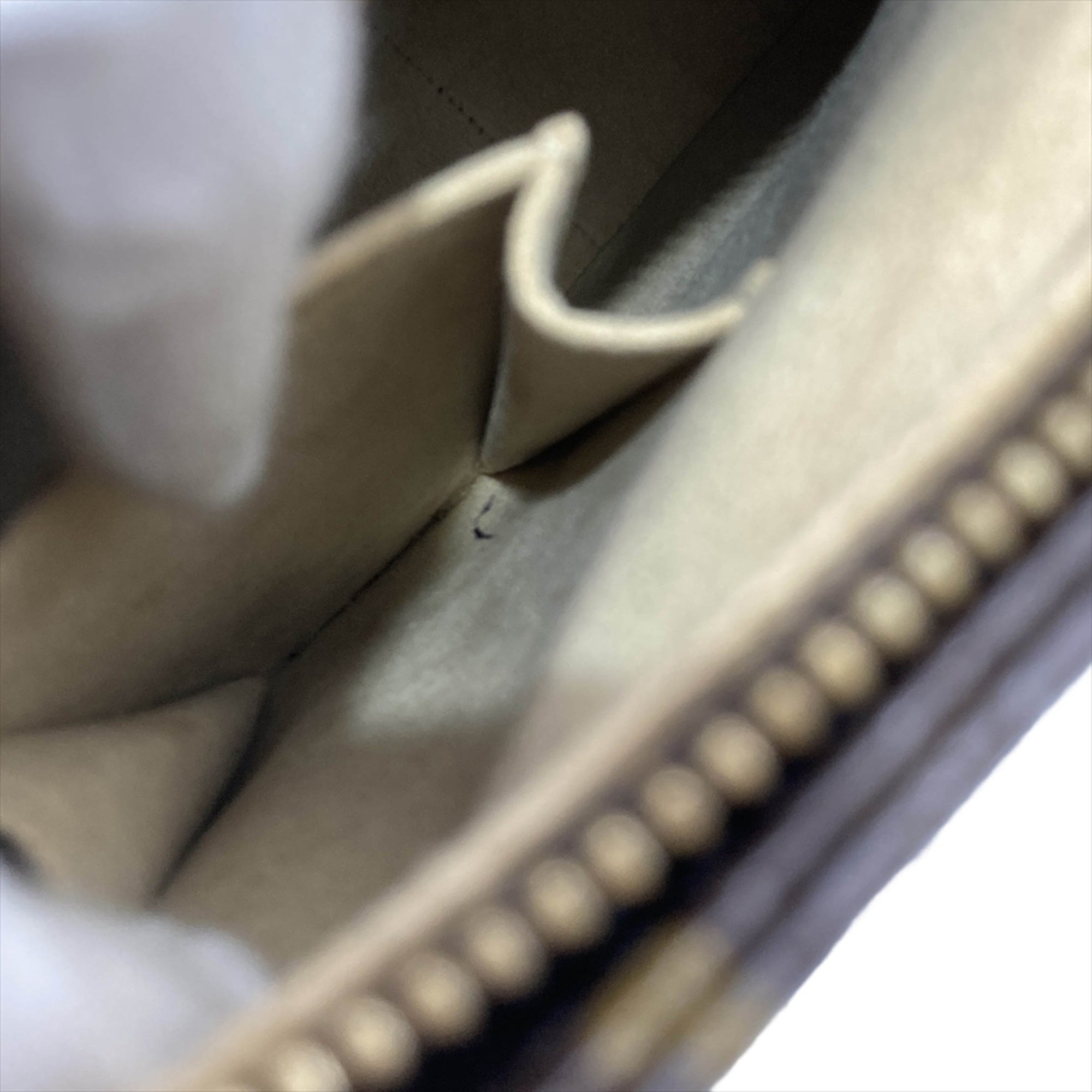 Louis Vuitton Brown Monogram Canvas Handbag (Pre-Owned)