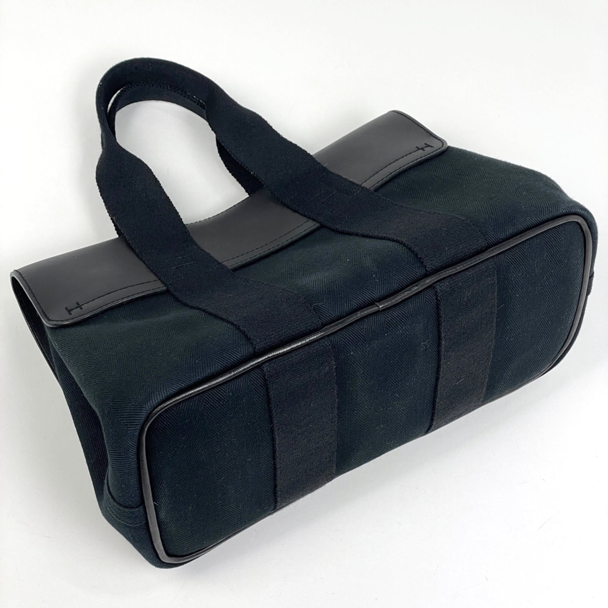 Hermes Black Toile Chevron Leather Handbag Tote Bag (Pre-Owned)