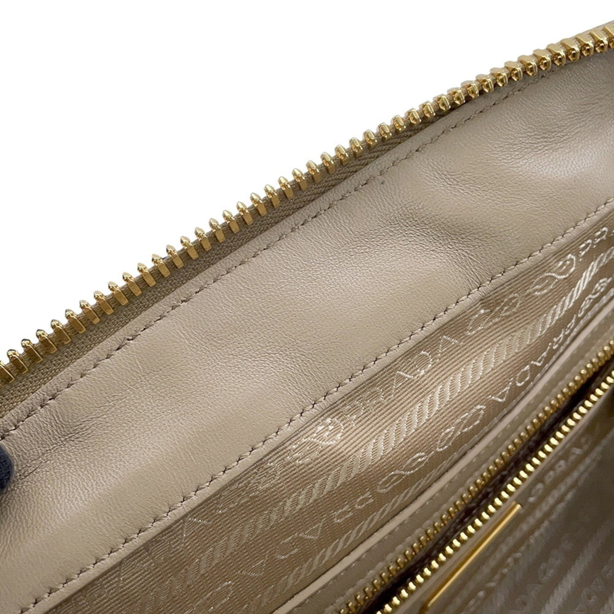 Prada Beige White Nylon Leather Handbag Shoulder Bag (Pre-Owned)