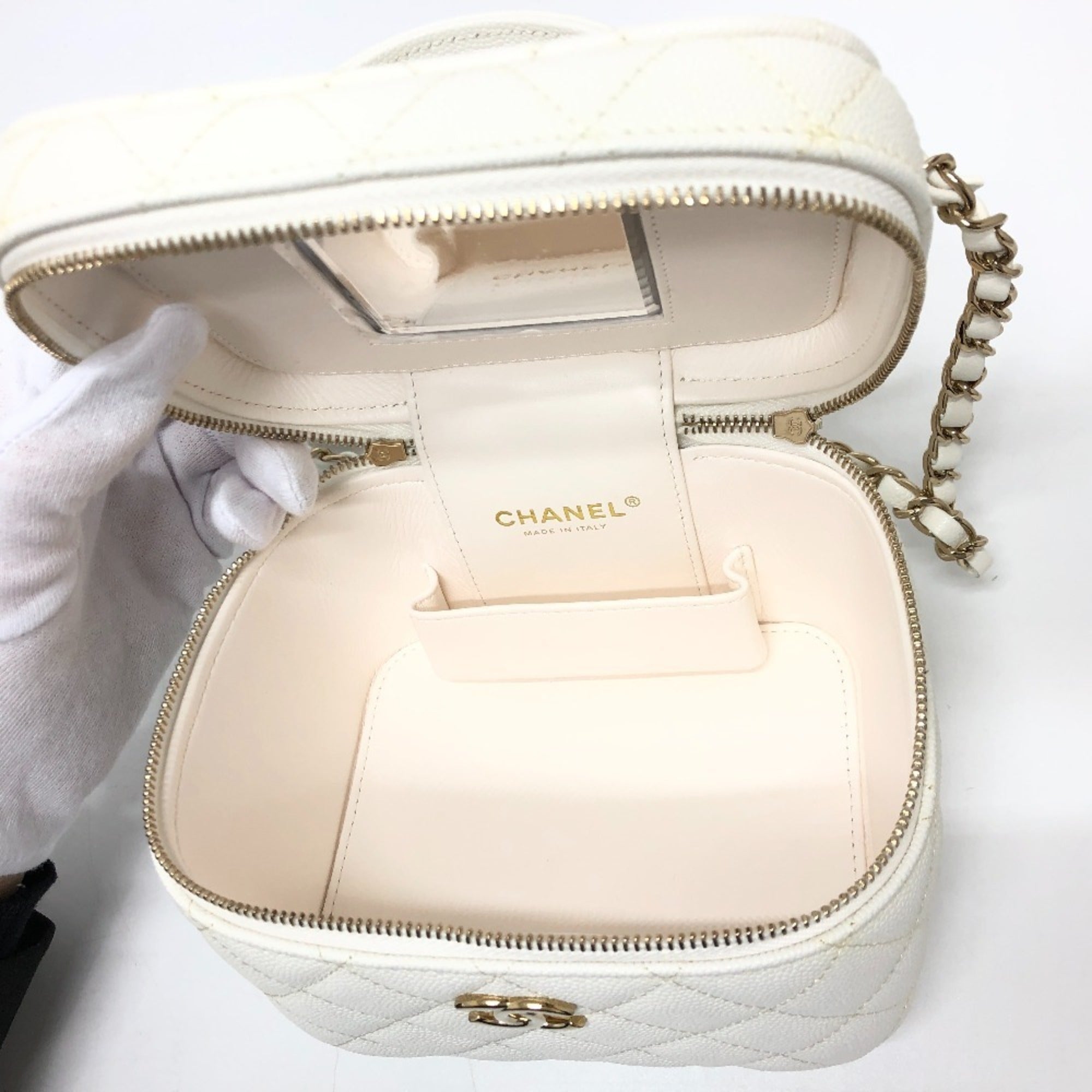 Chanel Caviar Skin White Caviar Leather Handbag Shoulder Bag Vanity Bag (Pre-Owned)